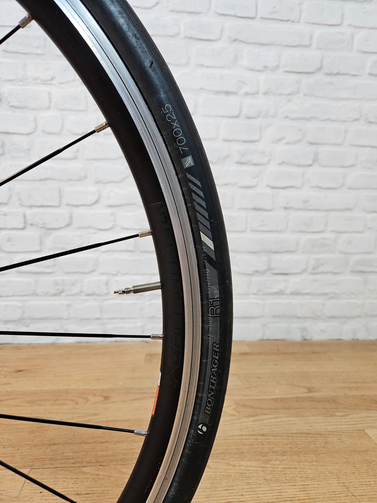 Used 2015 Trek Domane 4.3 105 56cm - Brooklyn Carbon Bike Co.