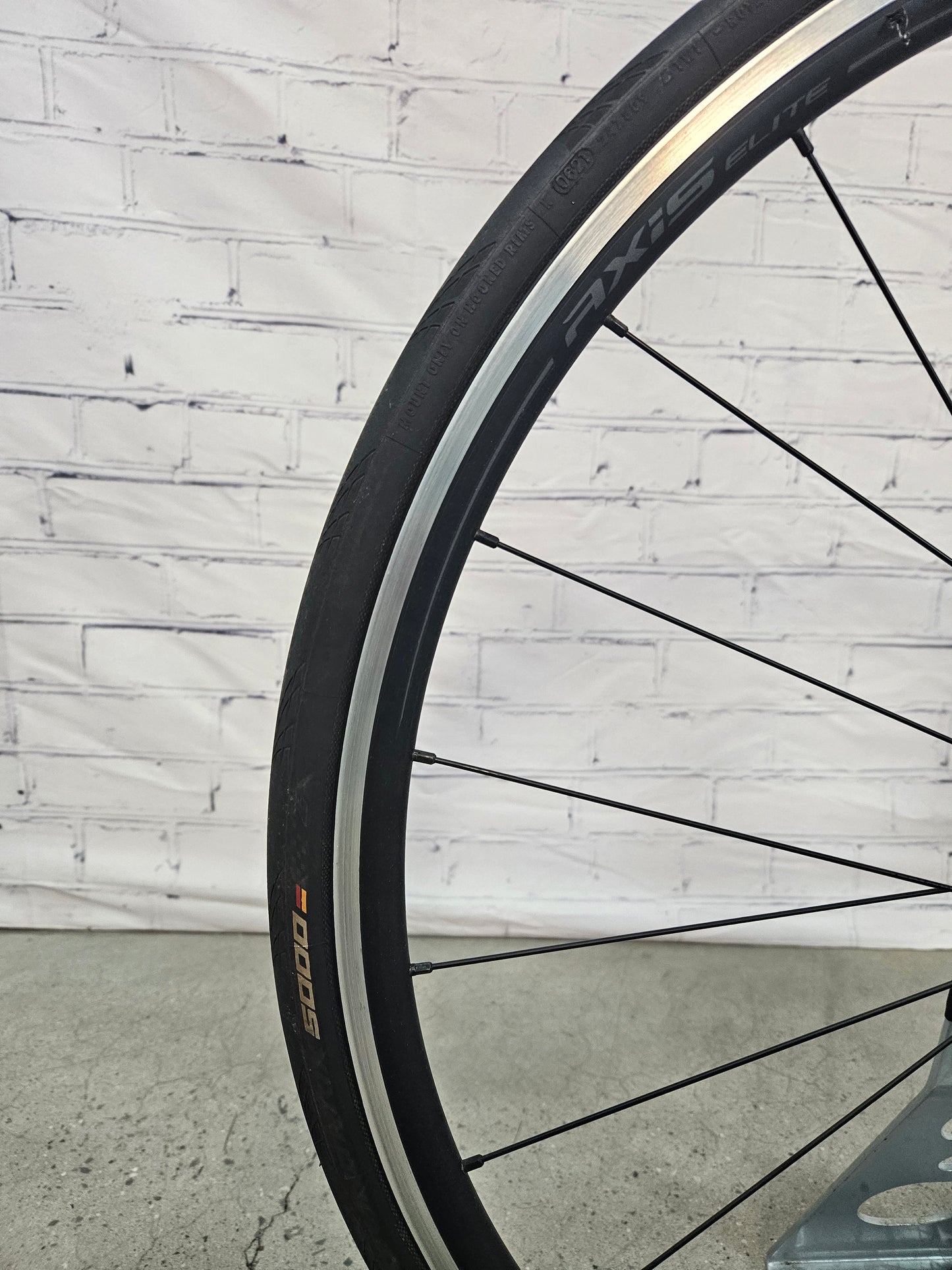 Used 2017 Specialized Roubaix SL4 105 - 52cm - Brooklyn Carbon Bike Co.