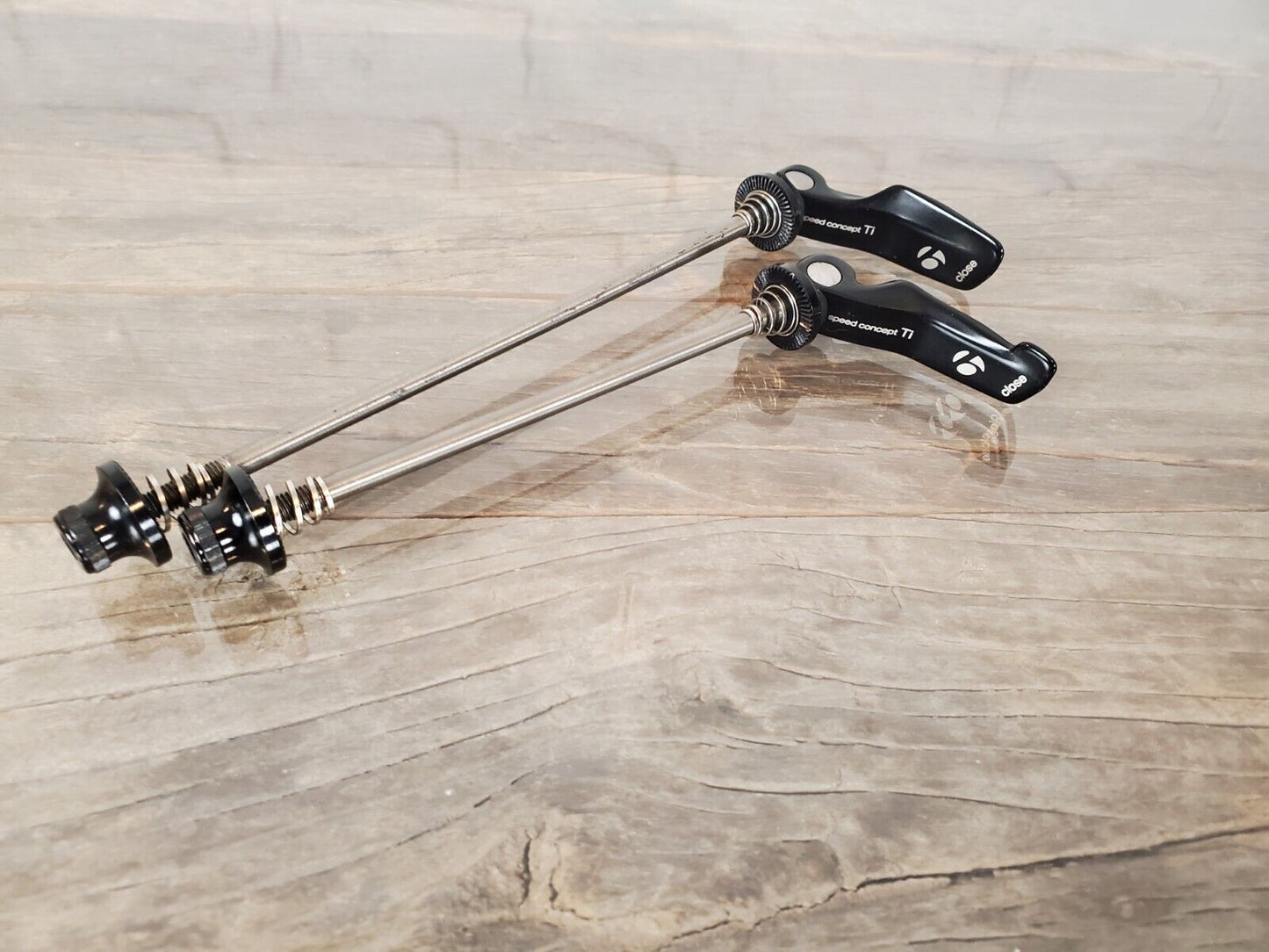 Bontrager Aeolus D5 Carbon Fiber Clinchers 11 Speed Shimano 700c - Brooklyn Carbon Bike Co.