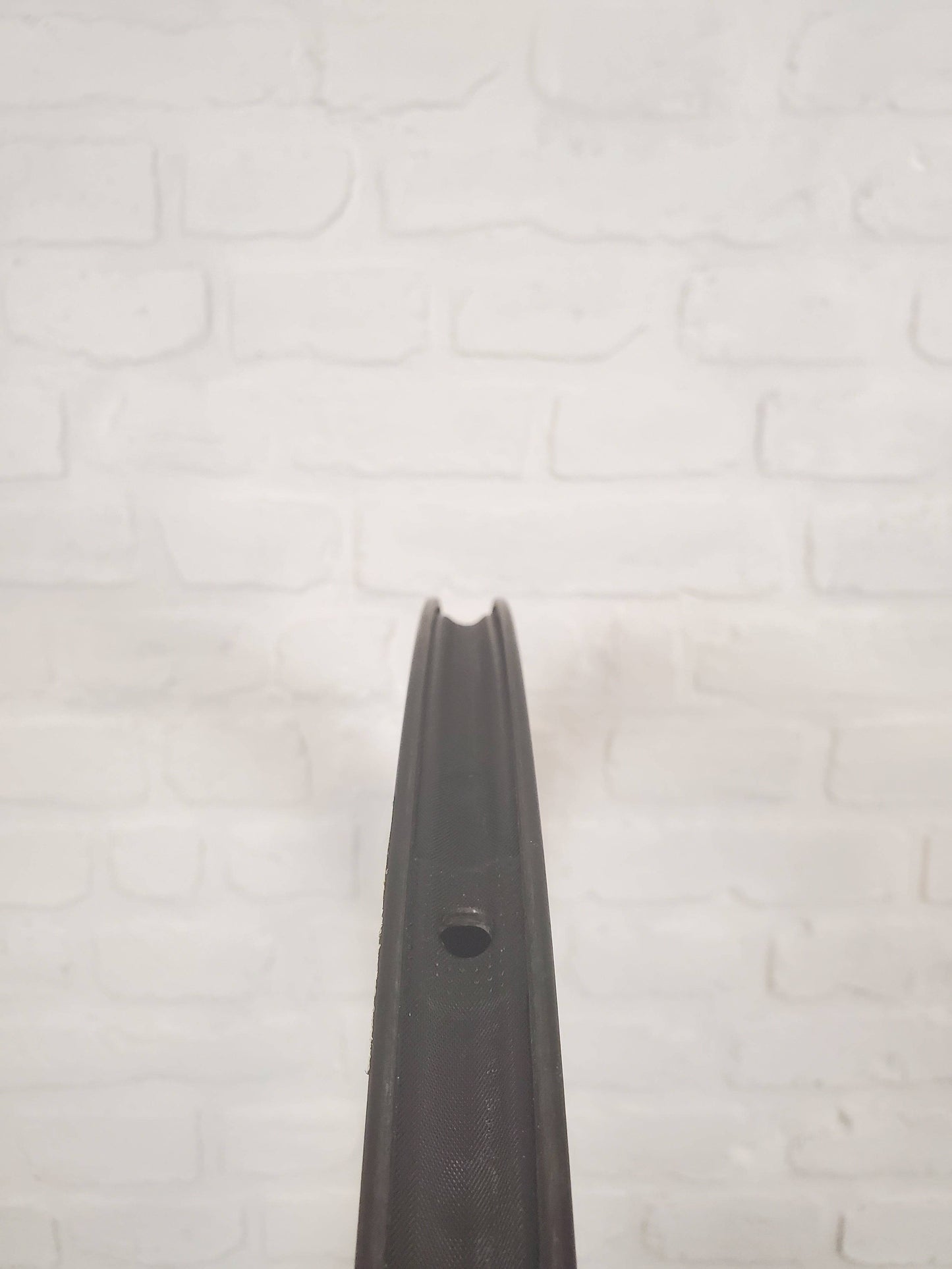 FLO Carbon Fiber Clinchers 11 Speed Shimano 700c - Brooklyn Carbon Bike Co.