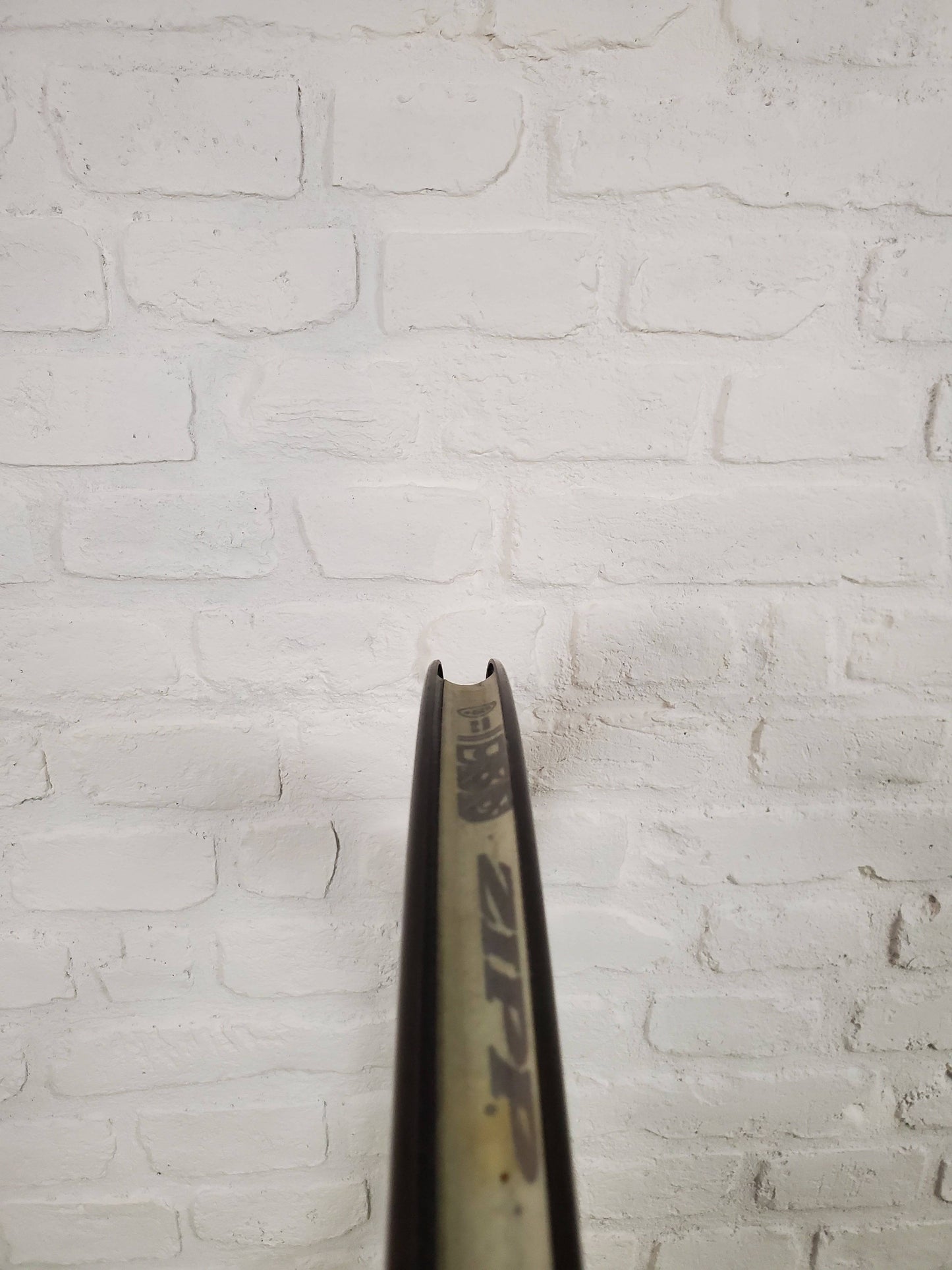 Zipp 302 Carbon Fiber Clinchers 11 Speed Shimano 700c 9 - Brooklyn Carbon Bike Co.