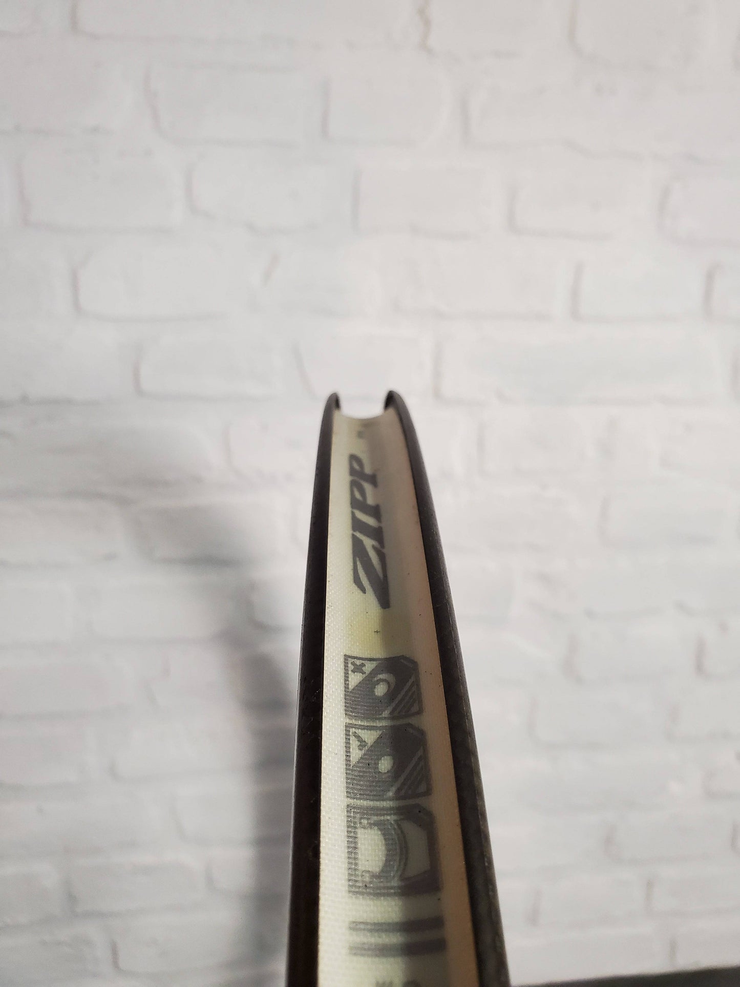 Zipp 404 Carbon Fiber Clinchers 11 Speed Shimano 700c - Brooklyn Carbon Bike Co.