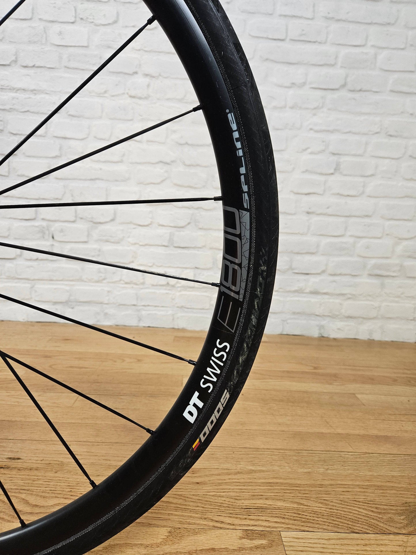 DT Swiss E1800 wheels paired with Grand Prix 5000 28mm tires on the 2021 Canyon Endurace CF SL 8.0 Disc road bike.