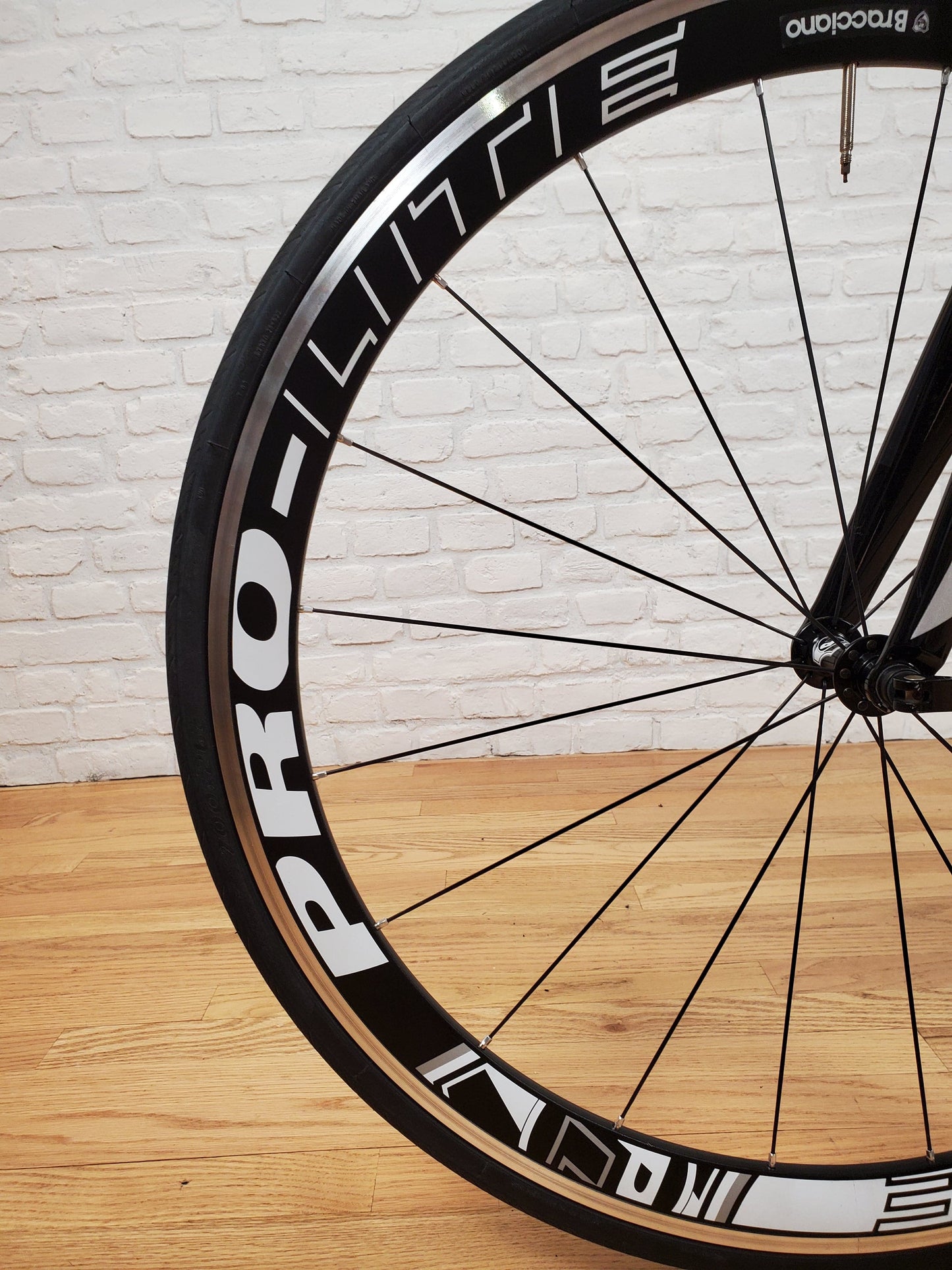 2023 Motobecane Immortal Spirit 105 NEW - Brooklyn Carbon Bike Co.