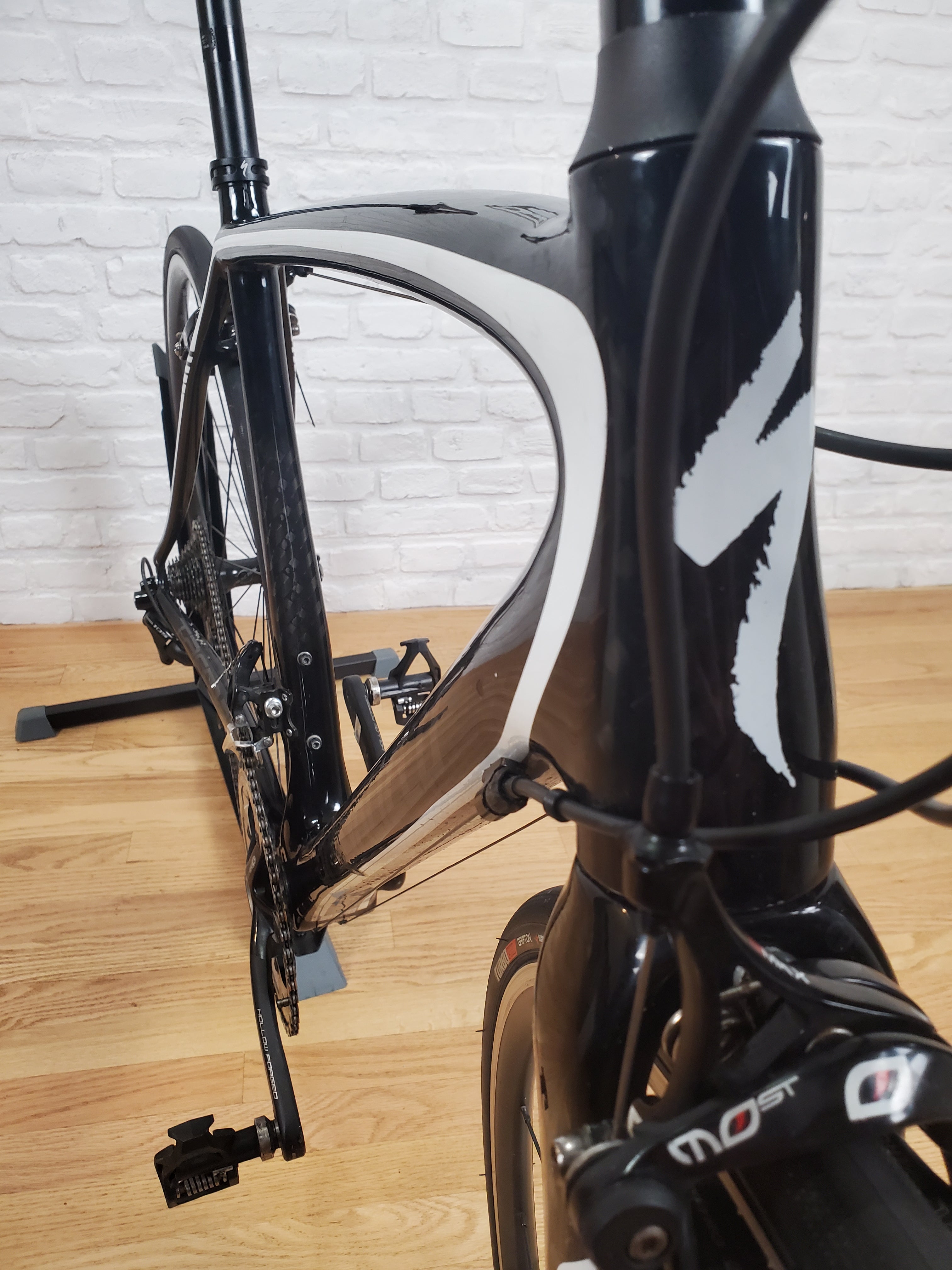 Specialized tarmac carbon discount fiber