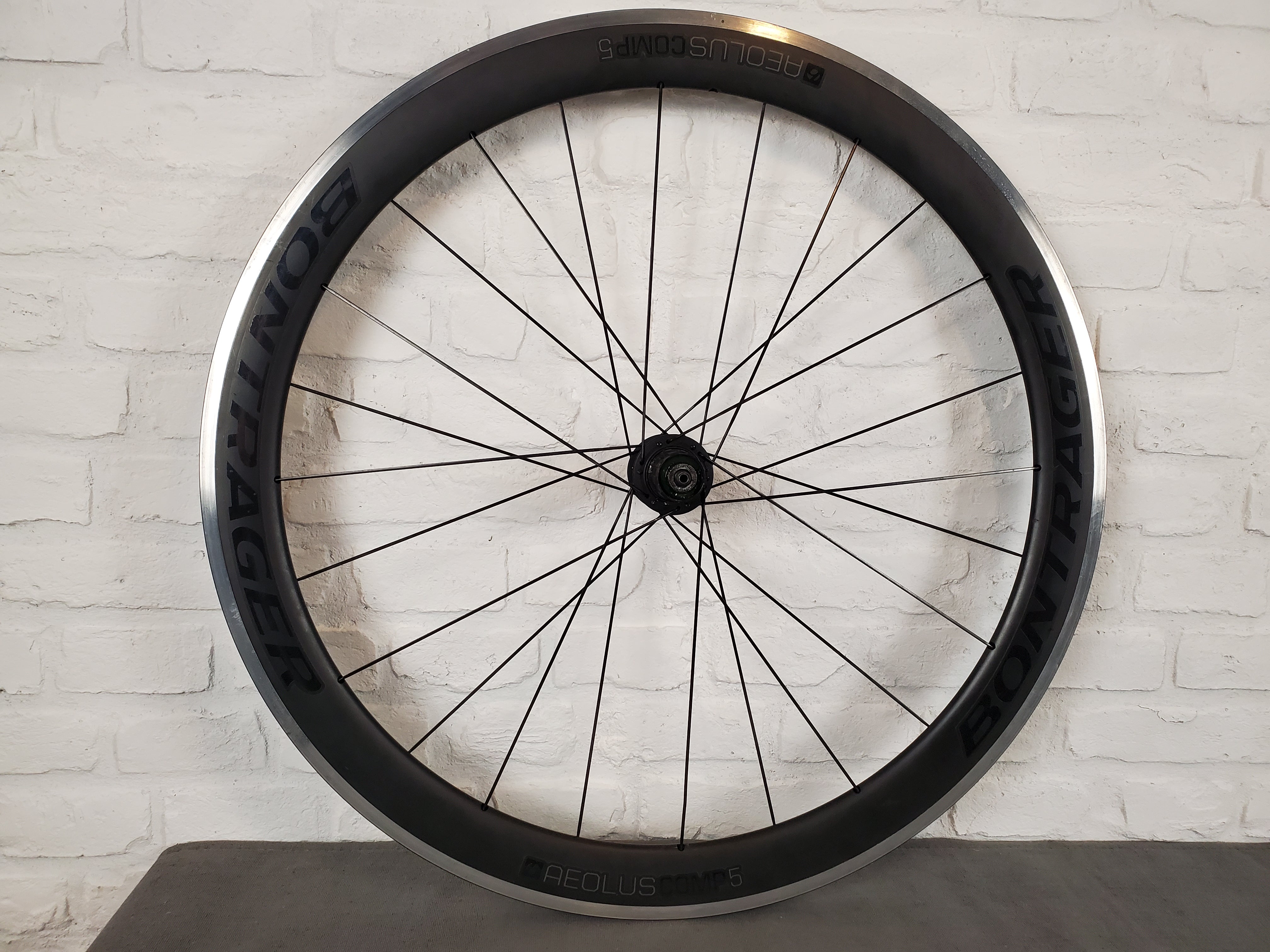 Bontrager aeolus comp 5 disc hot sale tubeless ready