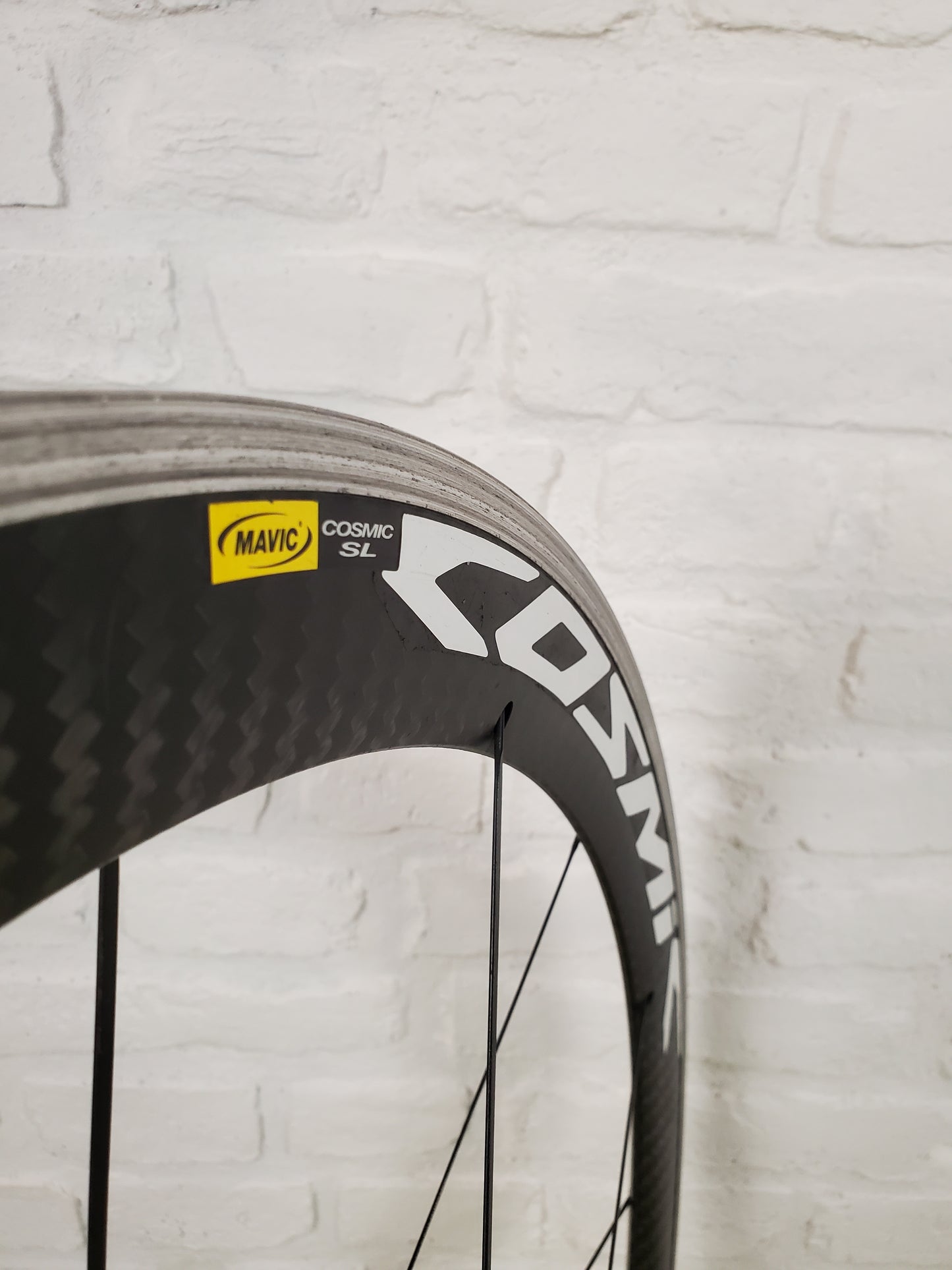 Mavic Cosmic SL Carbon Fiber Clinchers 11 Speed Shimano 700c