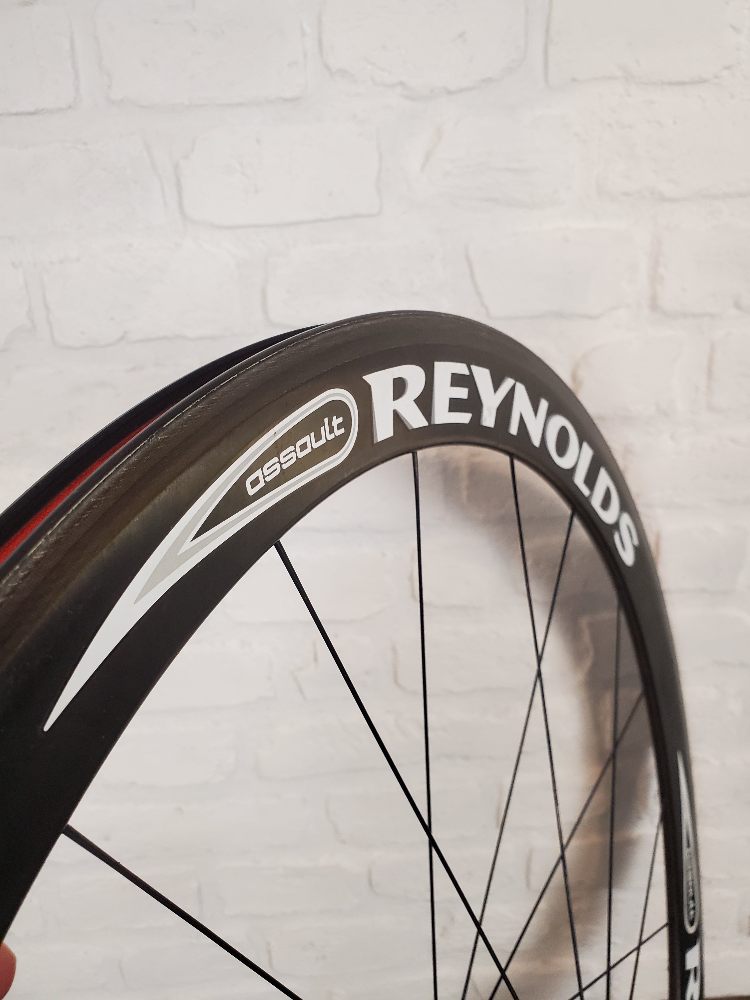 Reynolds Assault Carbon Fiber Clinchers 10 Speed Shimano 700c