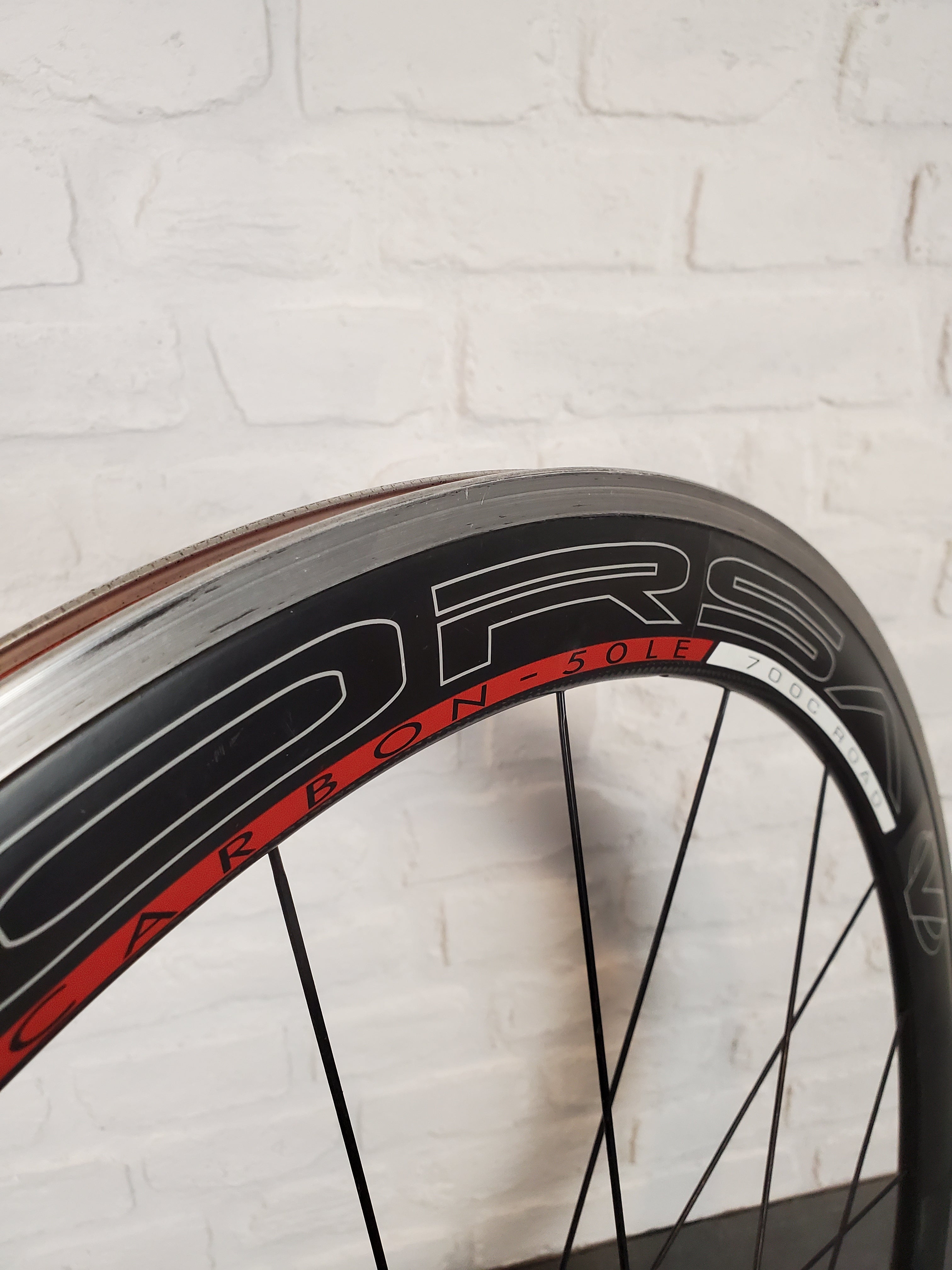 Vuelta corsa pro hd best sale road hand built wheelset