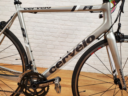 56cm frame size suitable for someone around 5'10 on Cervelo R3 road bike