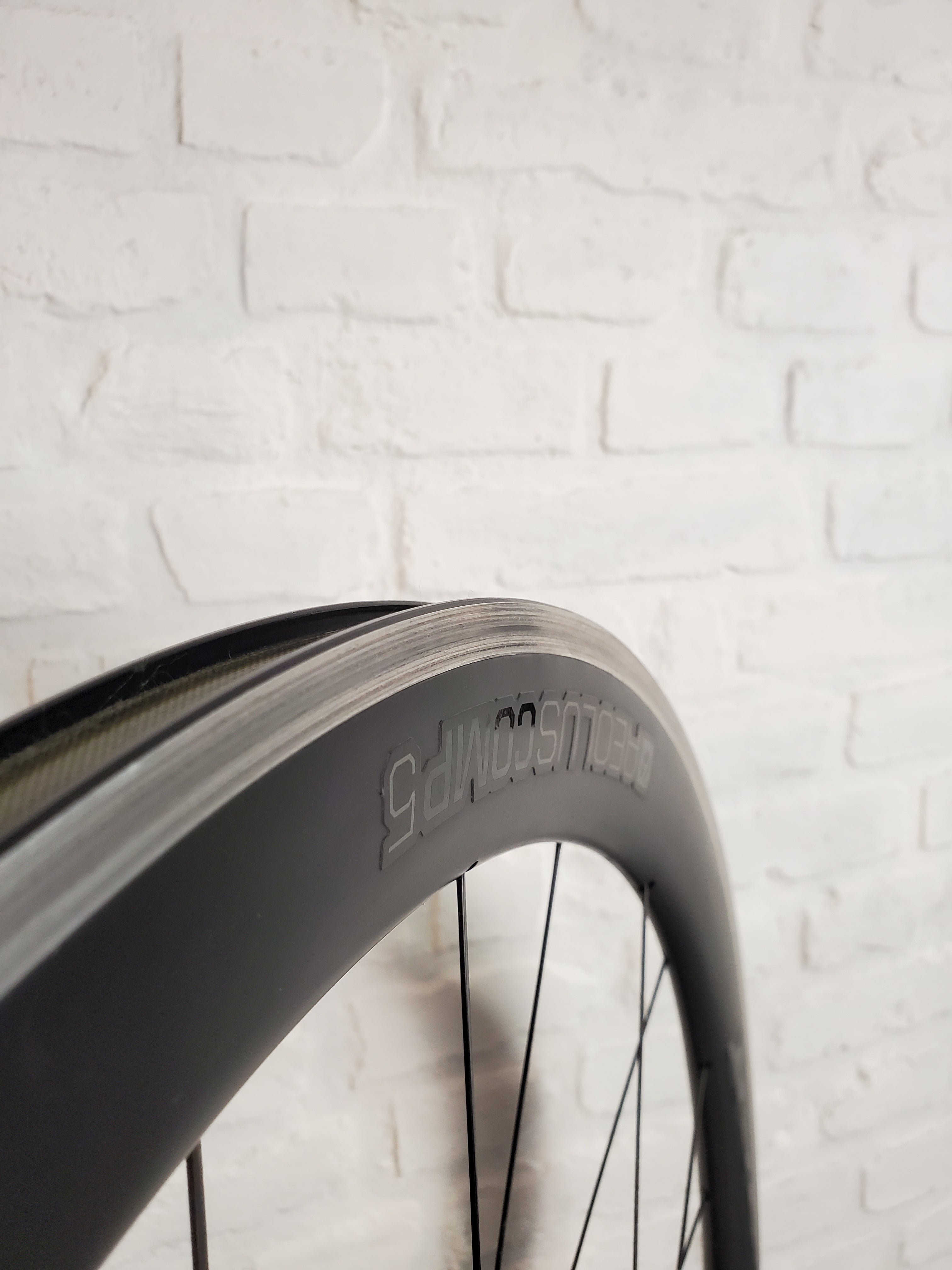 Bontrager Aeolus Comp 5 Carbon Fiber Clinchers 11 Speed Shimano 700c –  Brooklyn Carbon Bike Co.