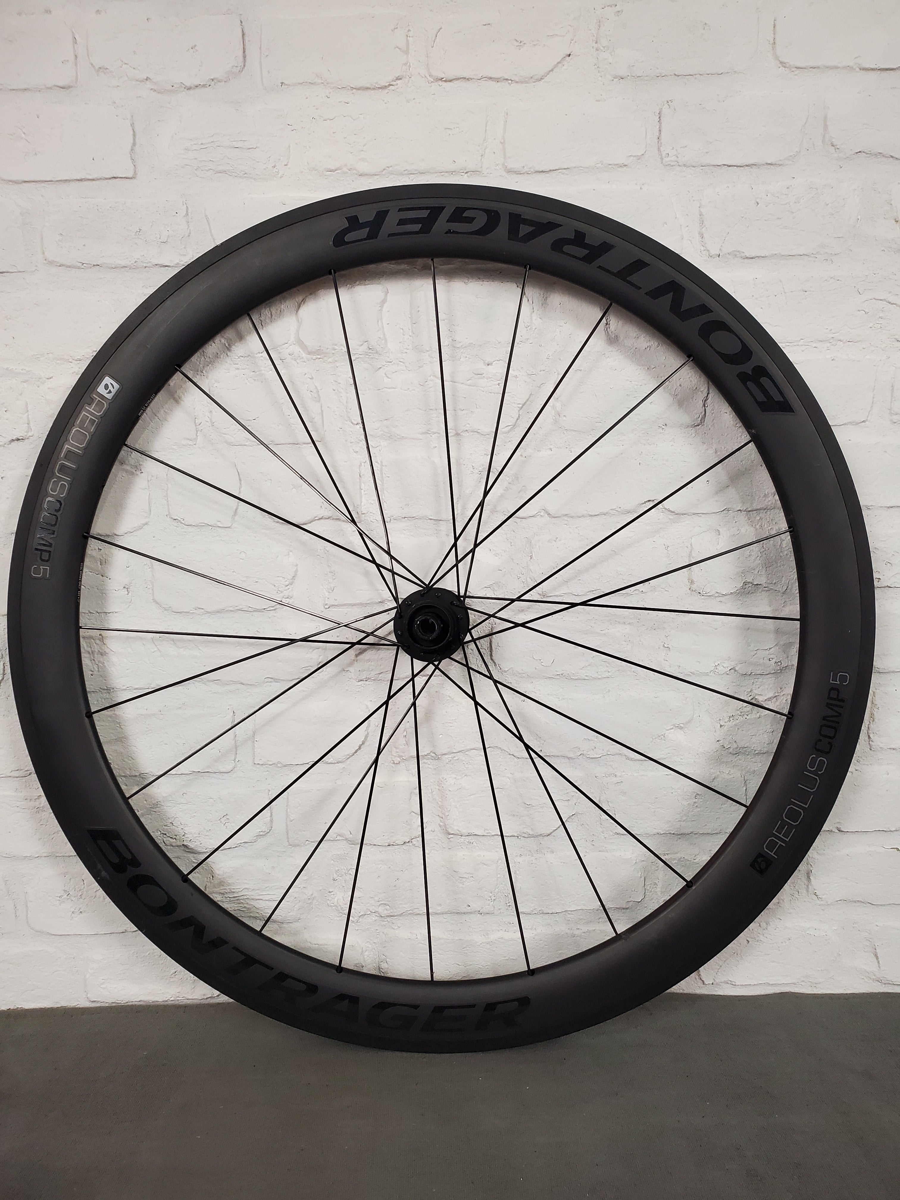 Bontrager Aeolus Comp 5 Disc Carbon Fiber Clinchers 11 Speed Shimano 7 Brooklyn Carbon Bike Co