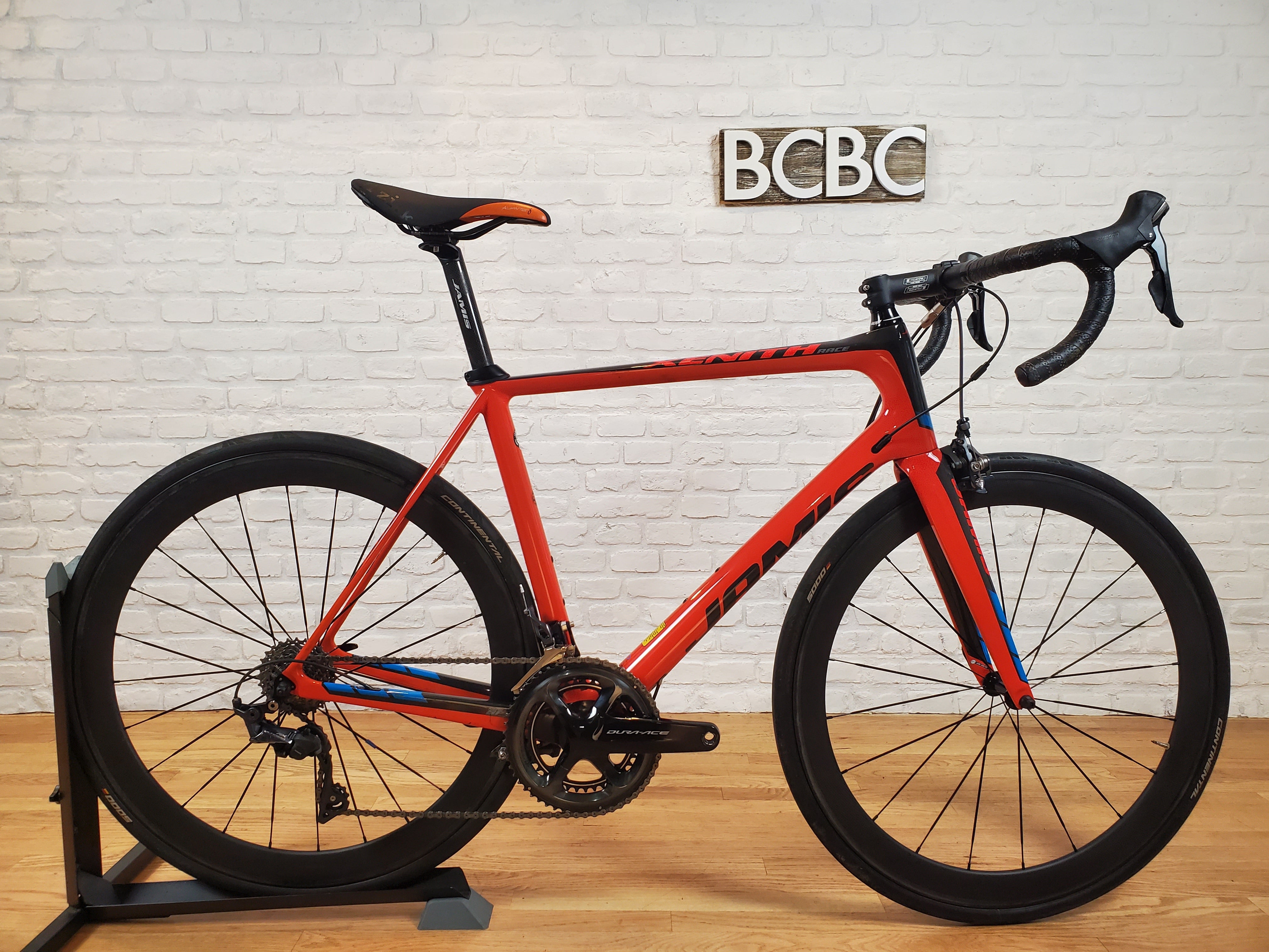 Second fashion hand carbon fibre road bikes