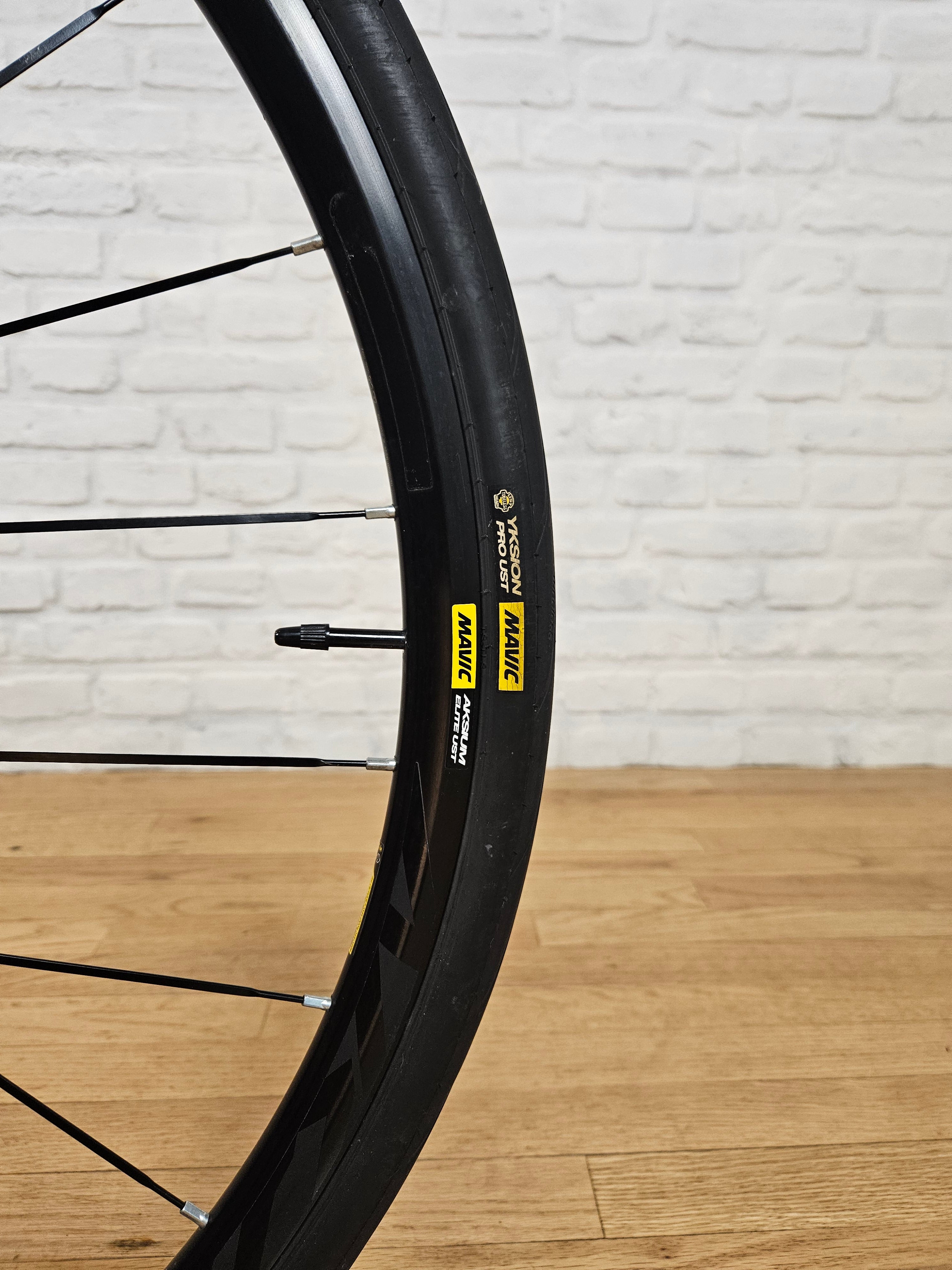 Canyon endurance AL ZONDA 105 パワコン 2021 Canyon Endurance AL 7.0 Disc 105 | Brooklyn Carbon Bike Co.