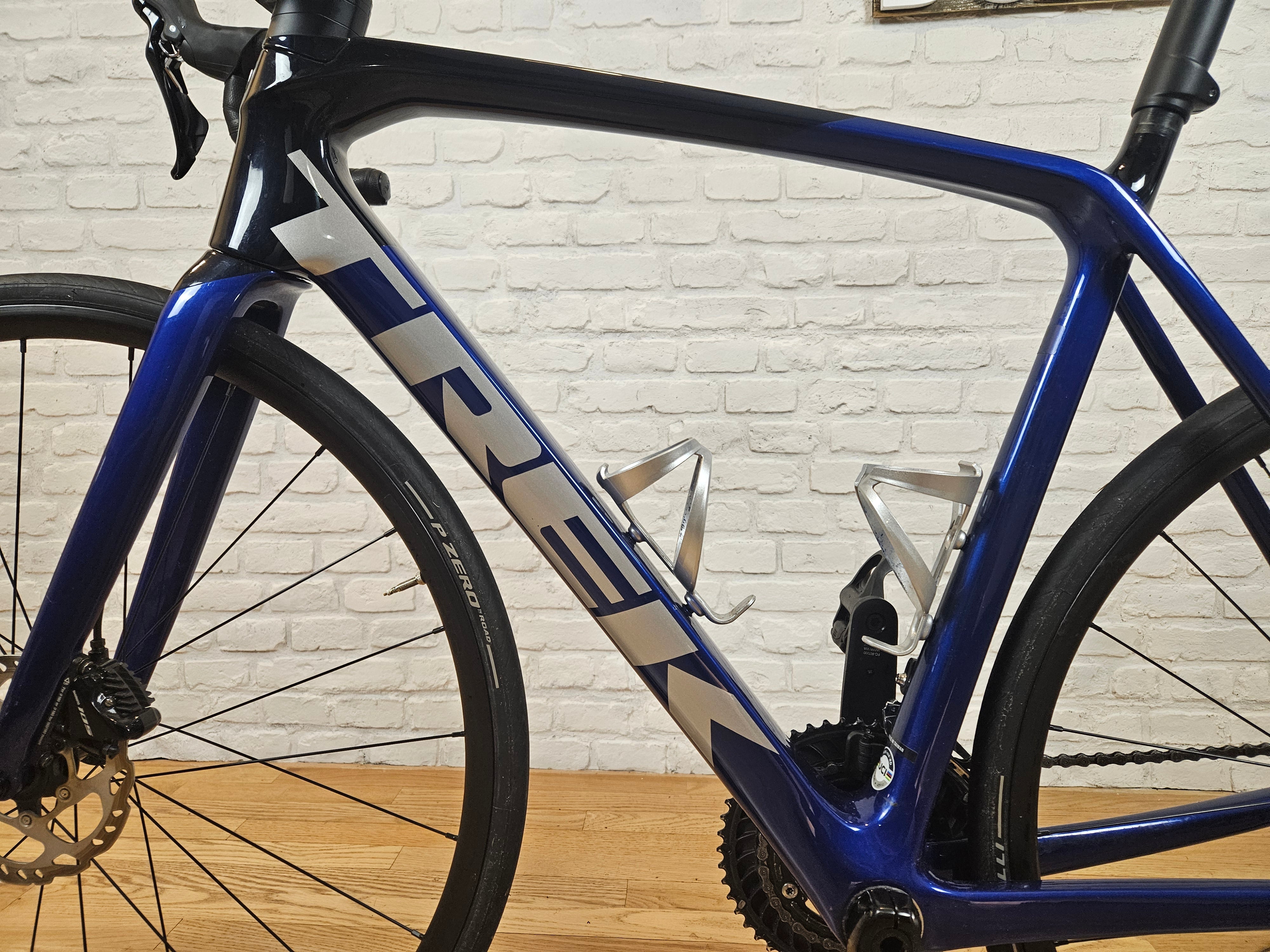 2022 Trek Emonda SL6 Disc Ultegra | Lightweight Climbing Road Bike