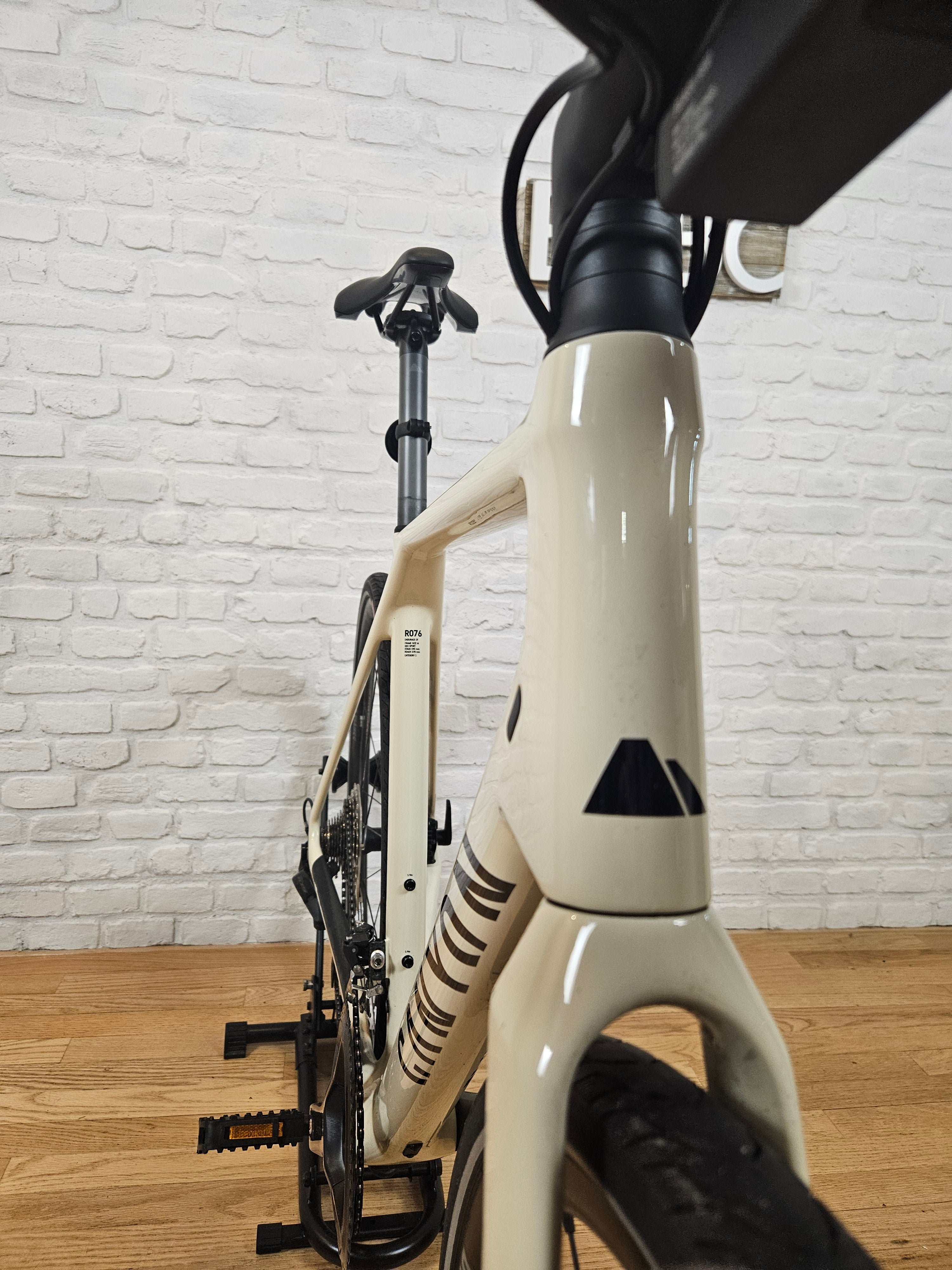 2024 Canyon Endurace CF SL 7.0 Disc 105 | Brooklyn Carbon Bike Co.