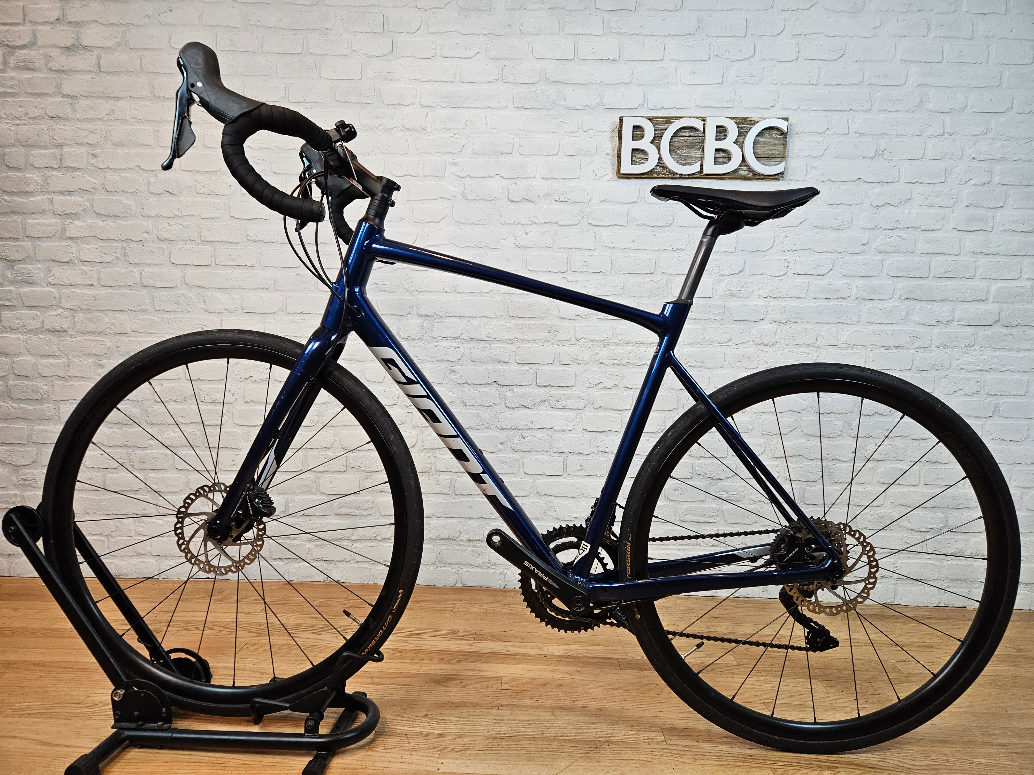 2022 Giant Defy Advanced 2 105 | Carbon Endurance Road Bike