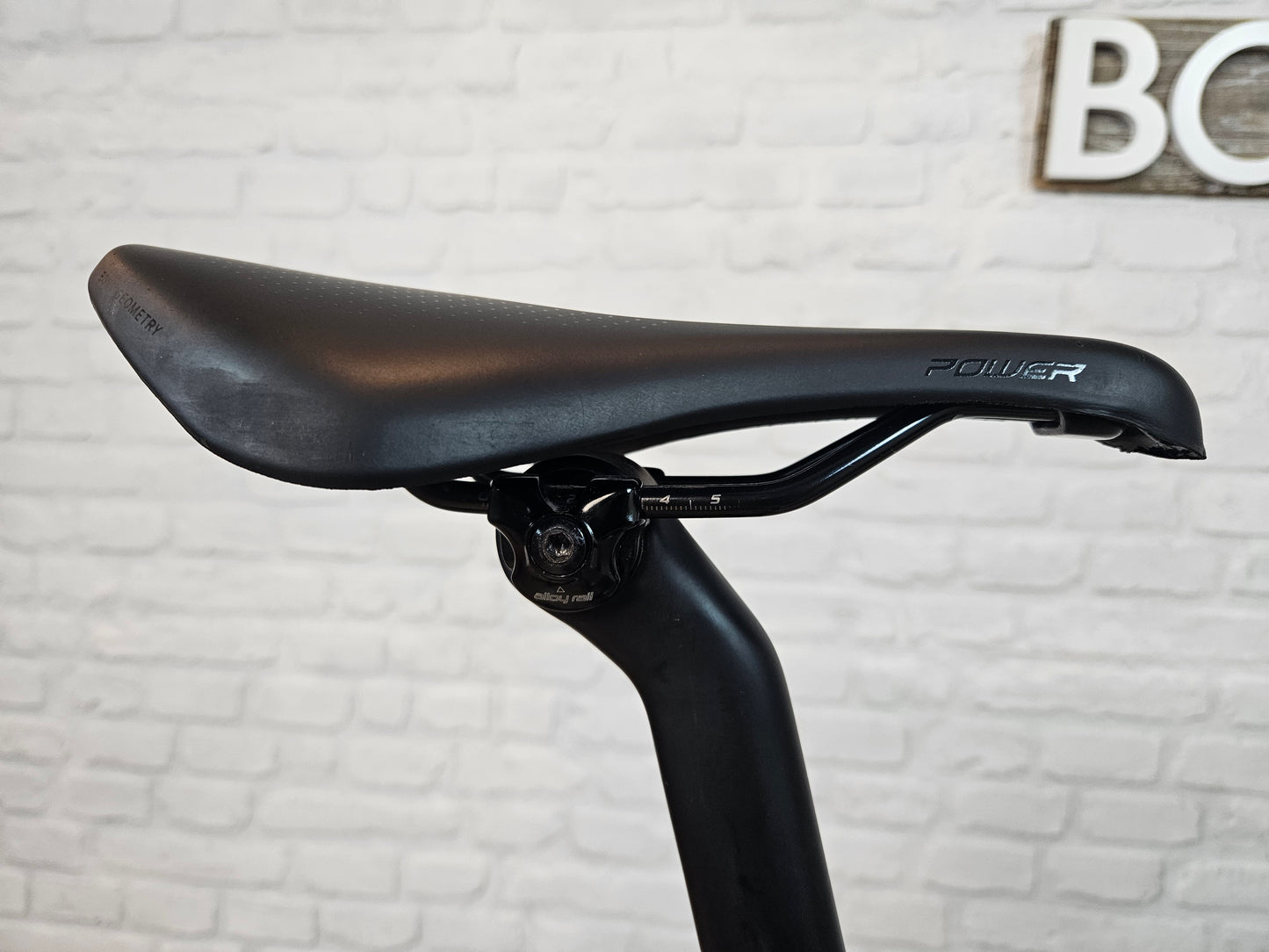 Used 2020 Specialized Roubaix Sport Futureshock 105 54cm