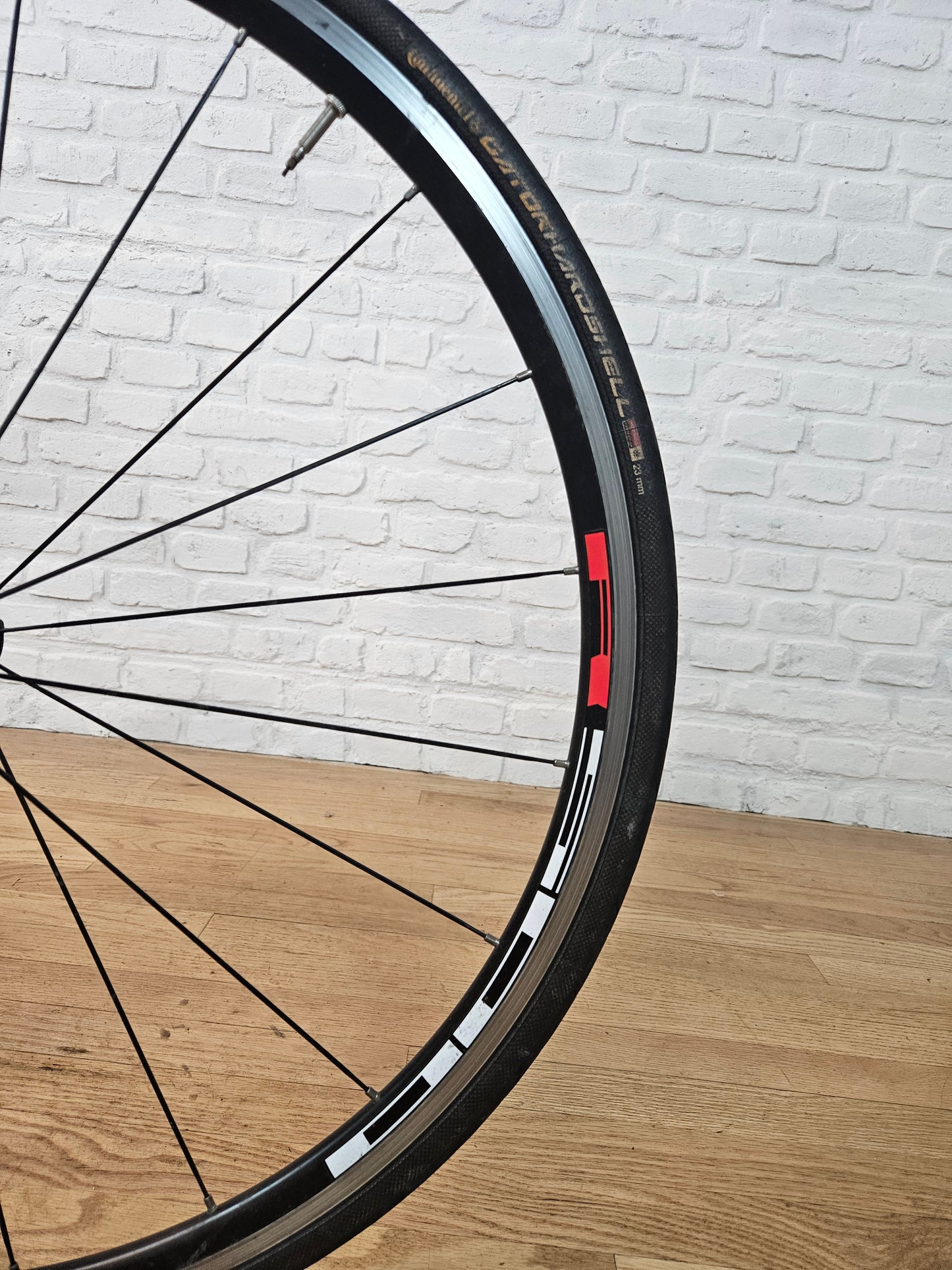 Used 2014 Cervelo R3 105 - XS 46cm - Brooklyn Carbon Bike Co.