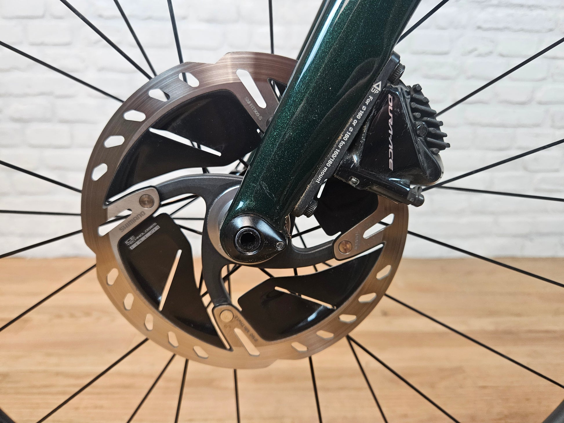 Disc Brake Shimano Di2 Wireless 2021 Shimano 105 Di2 R7100 12