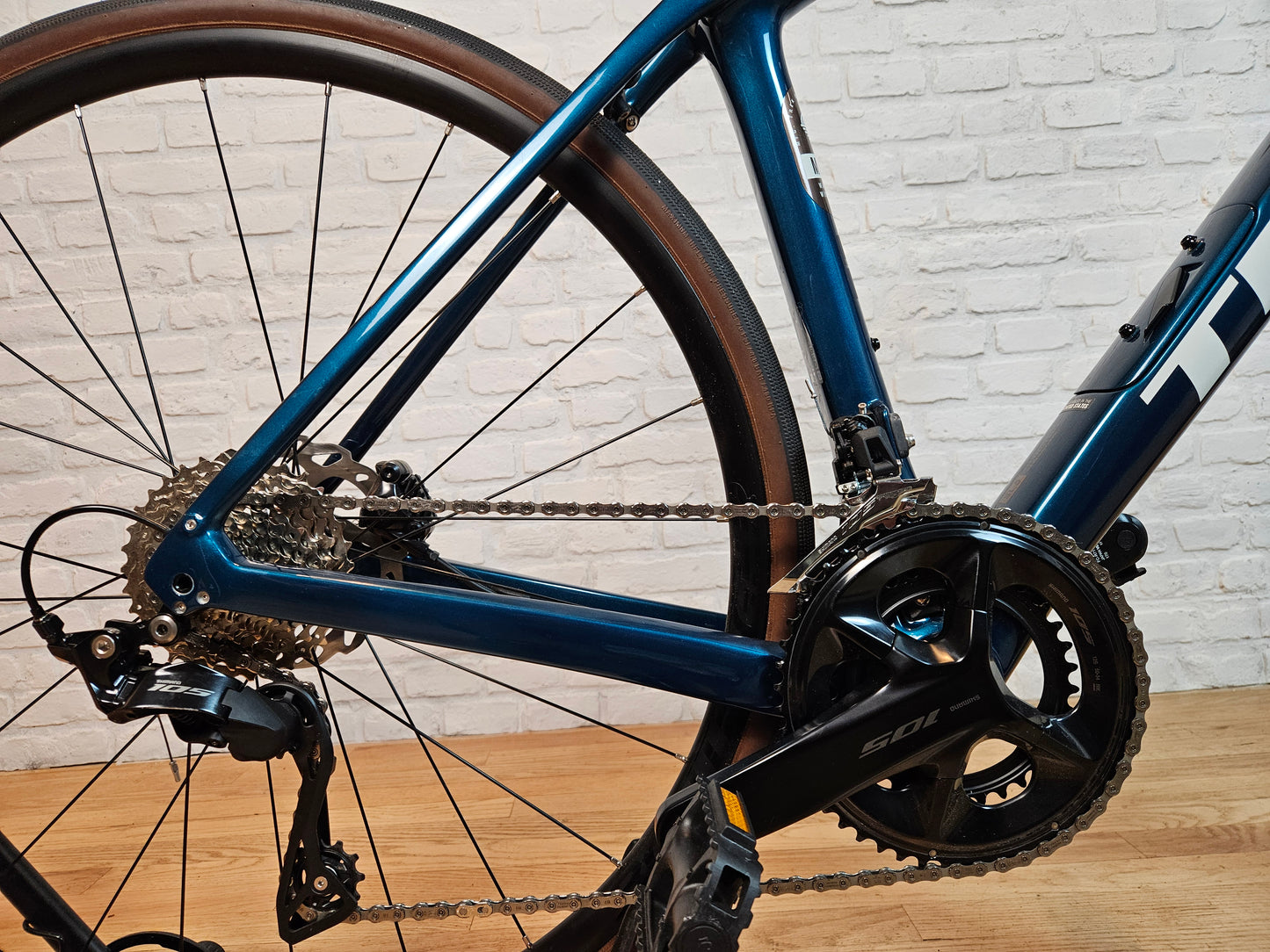 NEW 2023 Trek Domane SL 5 Disc 105 - 52cm - Brooklyn Carbon Bike Co.