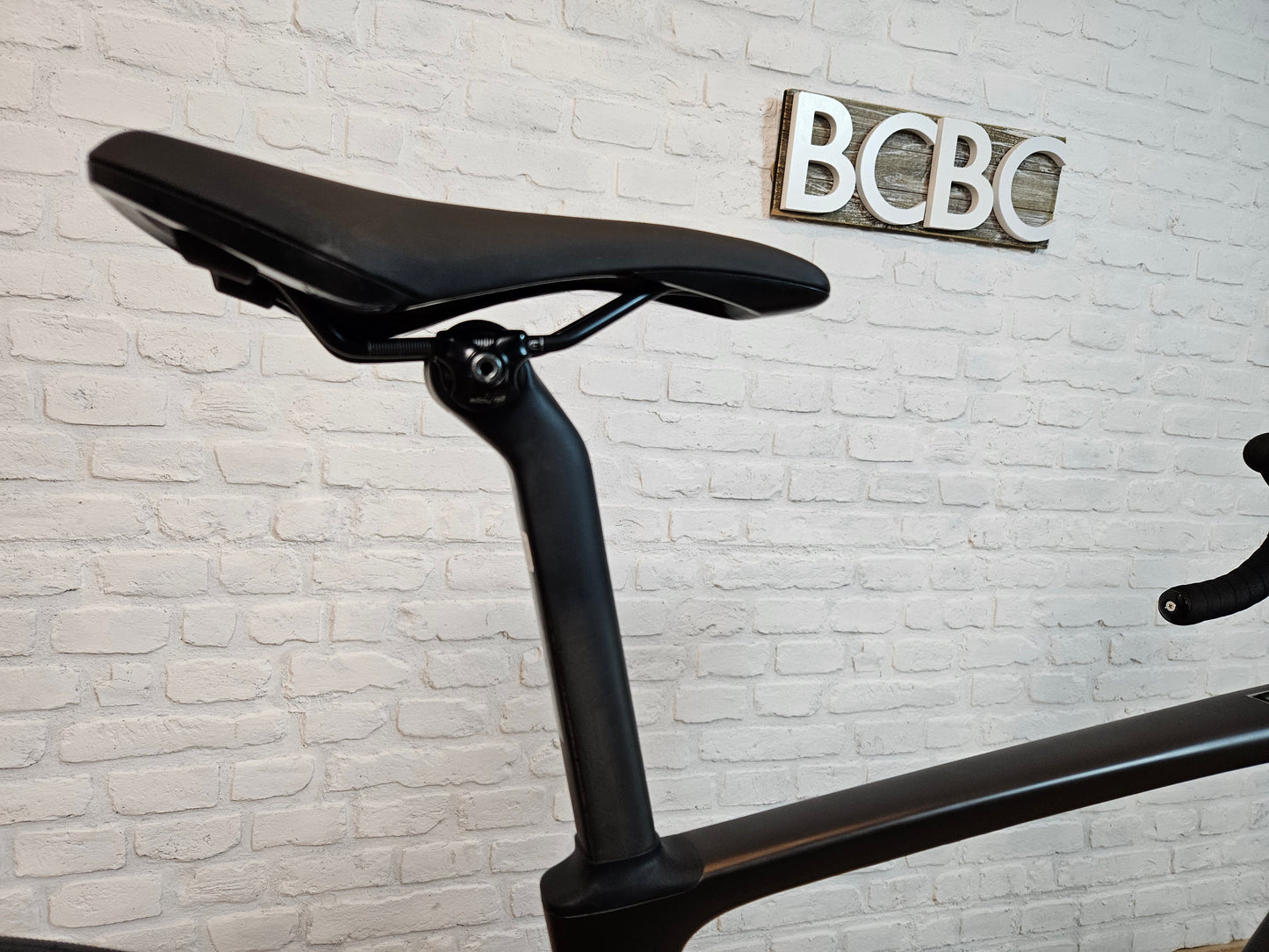 NEW 2023 Specialized Roubaix Sport Disc Futureshock 105 52cm - Brooklyn Carbon Bike Co.