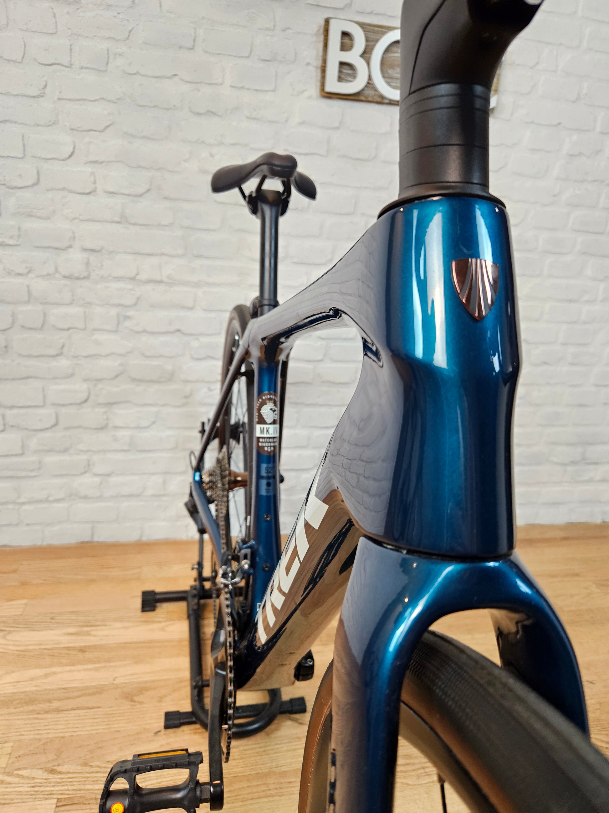 NEW 2023 Trek Domane SL 5 Disc 105 - 52cm - Brooklyn Carbon Bike Co.