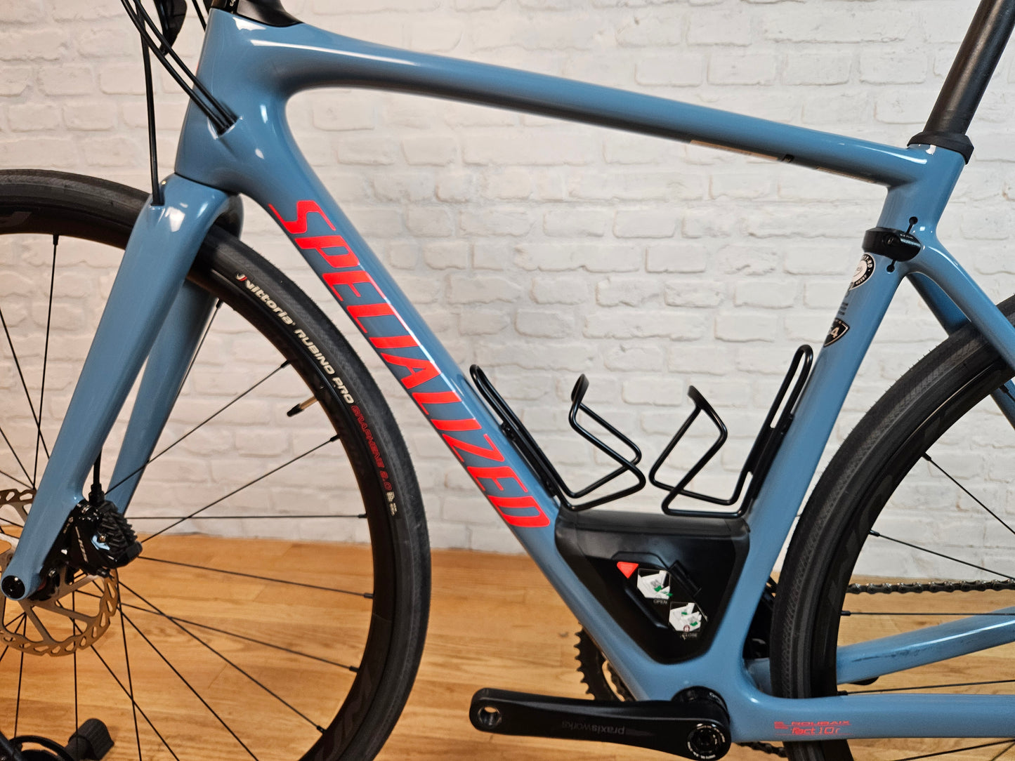 Used 2019 Specialized Roubaix Comp Disc Futureshock 105 54cm - Brooklyn Carbon Bike Co.