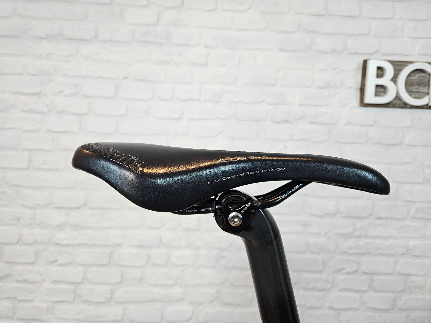 Used 2015 Trek Domane 5.9 Ultegra Di2 54cm - Brooklyn Carbon Bike Co.