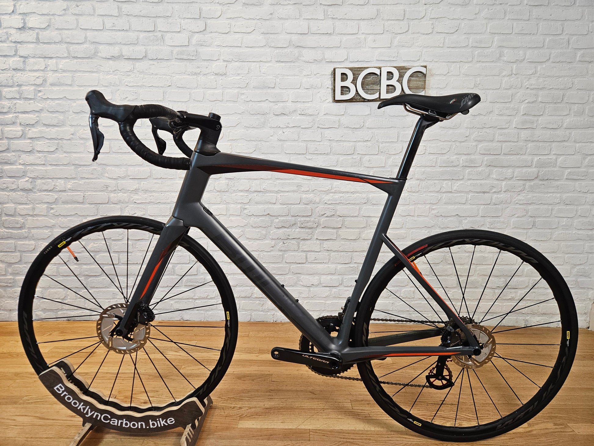 Used 2019 BMC RoadMachine 01 THREE Disc Ultegra Di2 - 61cm - Brooklyn Carbon Bike Co.