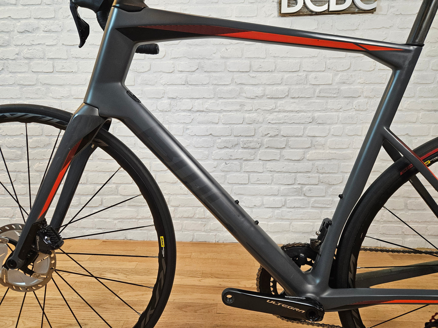 Used 2019 BMC RoadMachine 01 THREE Disc Ultegra Di2 - 61cm - Brooklyn Carbon Bike Co.