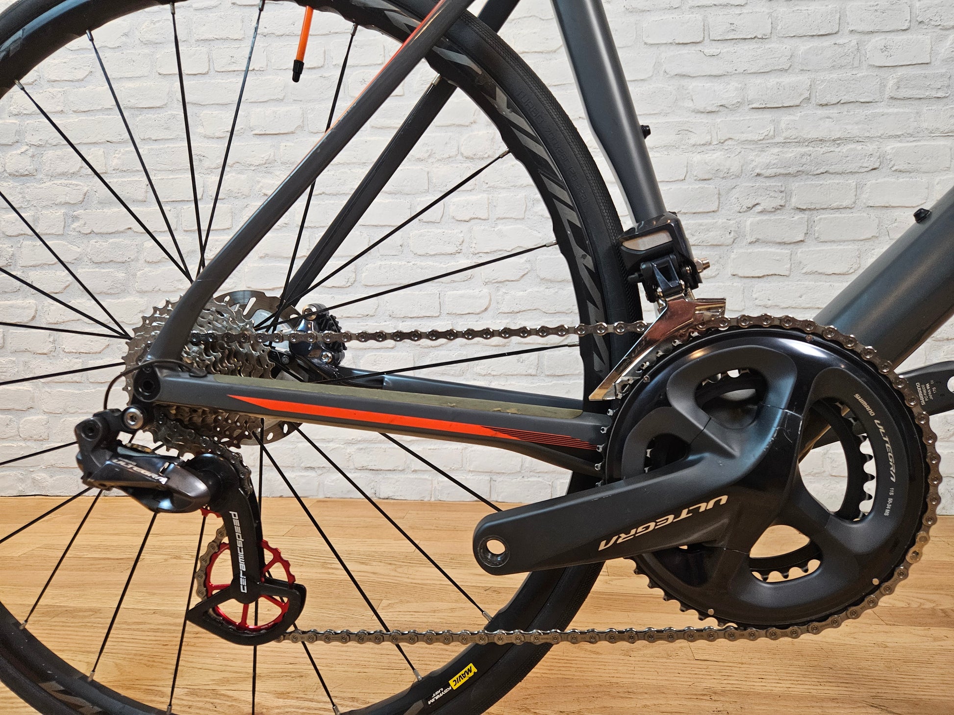 Used 2019 BMC RoadMachine 01 THREE Disc Ultegra Di2 - 61cm - Brooklyn Carbon Bike Co.