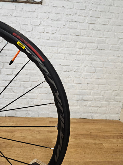 Used 2019 BMC RoadMachine 01 THREE Disc Ultegra Di2 - 61cm - Brooklyn Carbon Bike Co.