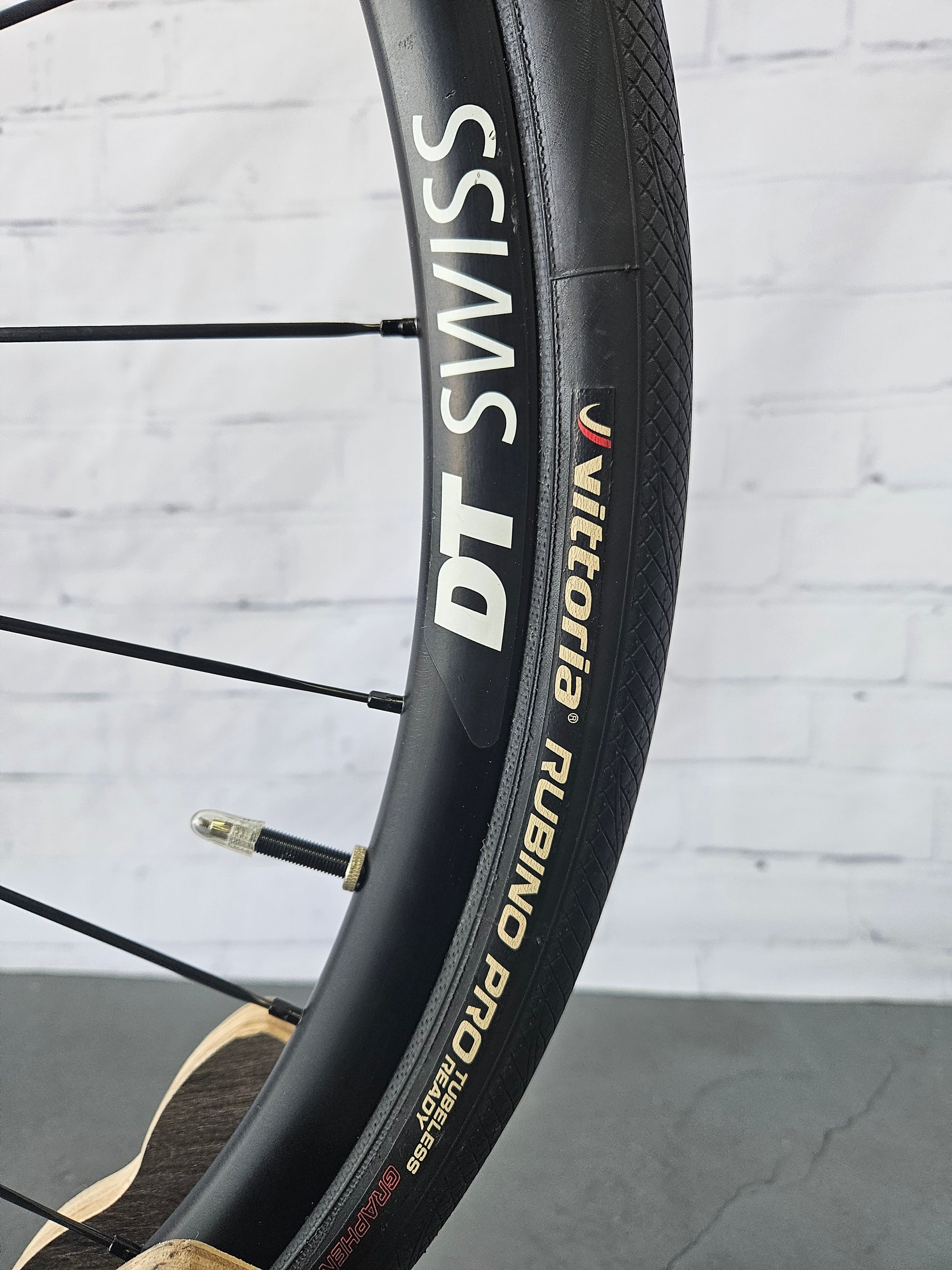 Used 2018 Specialized Roubaix Comp Force  – 56cm - Brooklyn Carbon Bike Co.