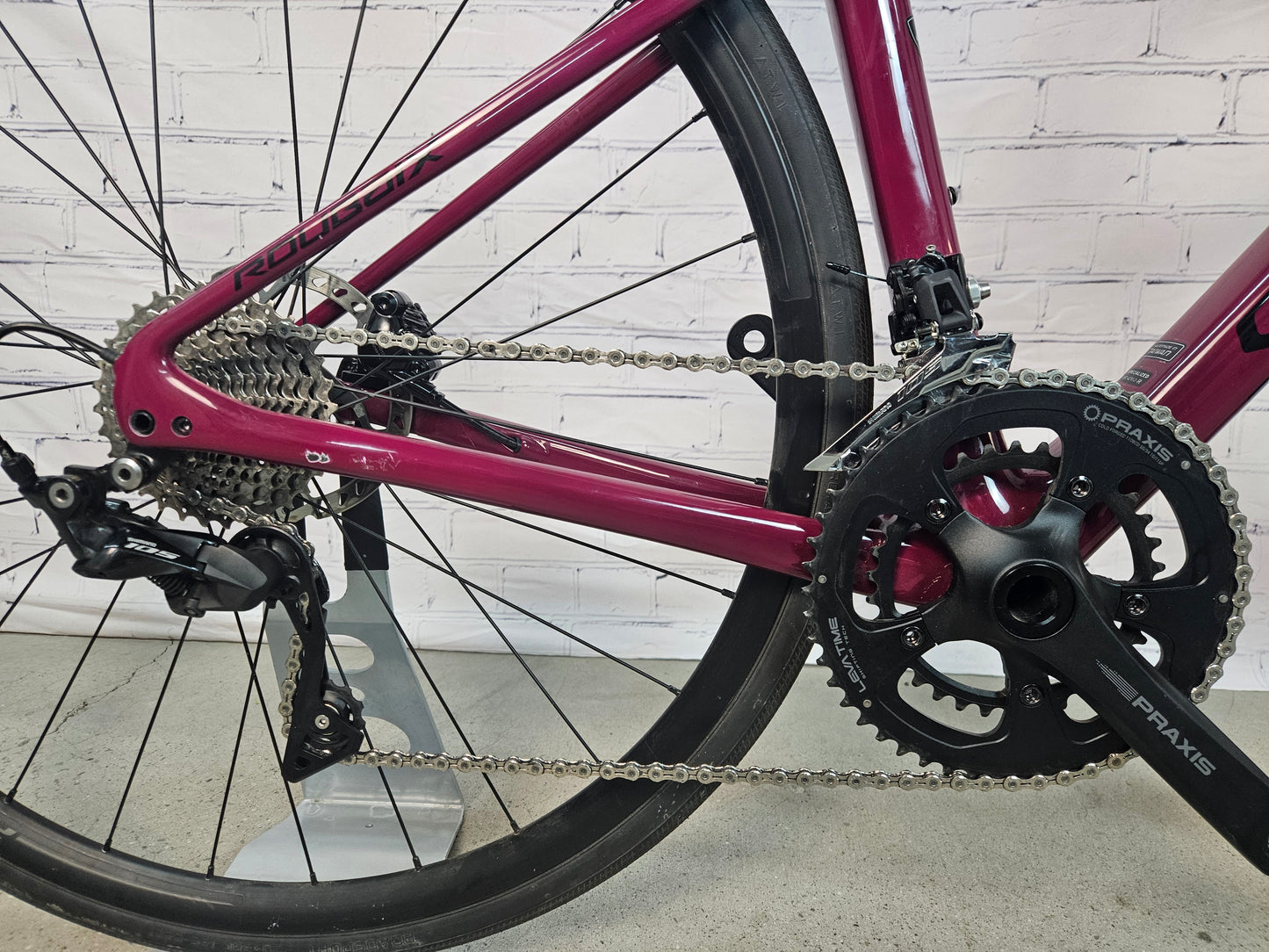 Used 2022 Specialized Roubaix Sport 105 - 49cm - Brooklyn Carbon Bike Co.
