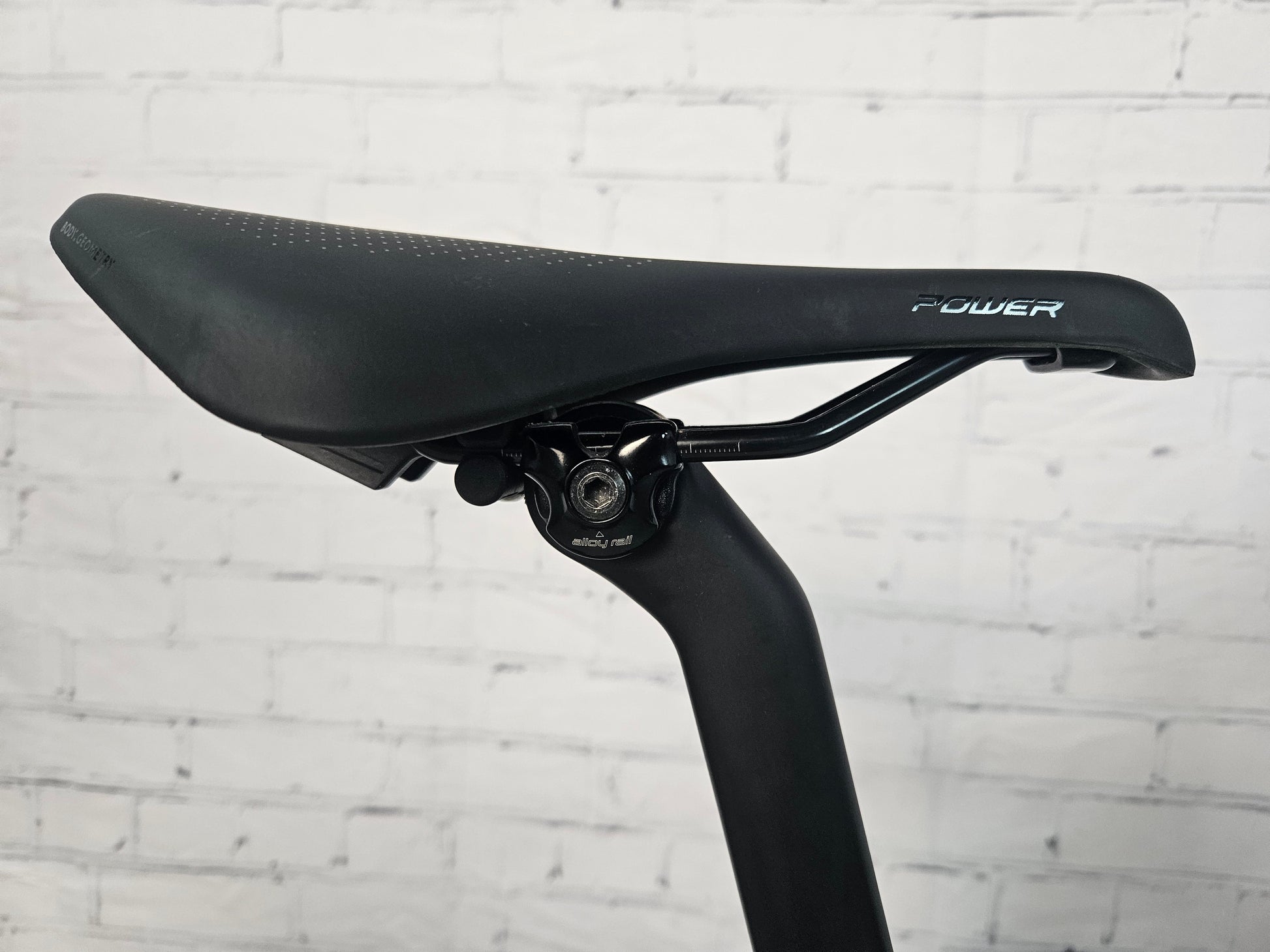 Used 2022 Specialized Roubaix Sport 105 - 49cm - Brooklyn Carbon Bike Co.
