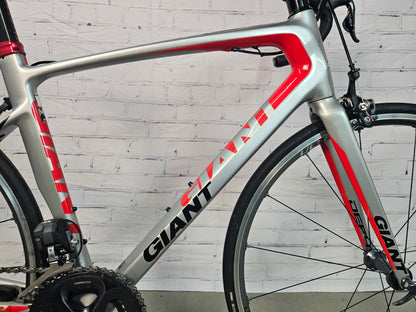Used 2014 Giant Defy Advanced Ultegra Di2 - 54cm - Brooklyn Carbon Bike Co.