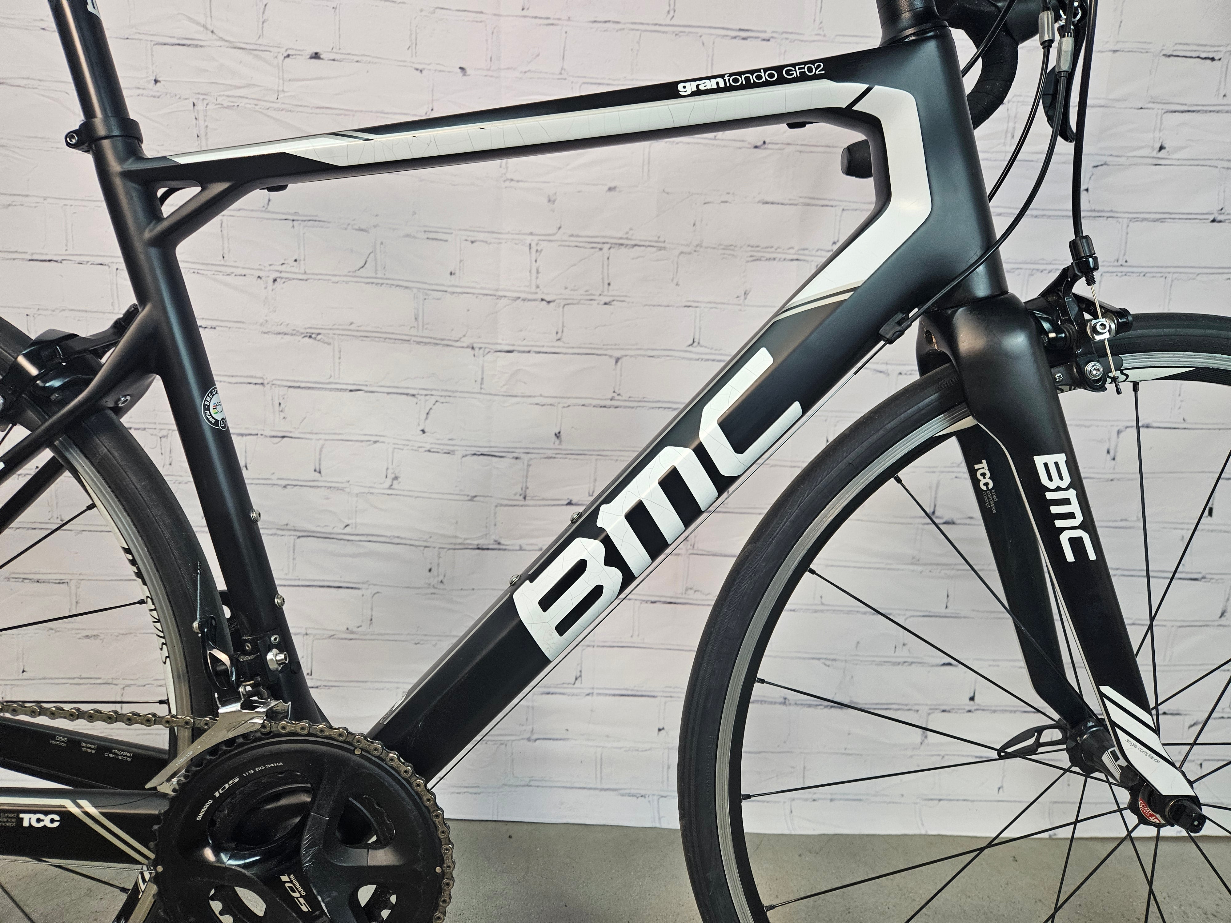 BMC「ビーエムシー」 GF02 2016年モデル ロードバイク フルカーボン ULTEGRA 6870 Di2 DURA-ACE WH-9000 C24 CL  3722092700014 BMC Granfondo GF02 (Ultegra Di2) - Now Bikes | St. Paul and