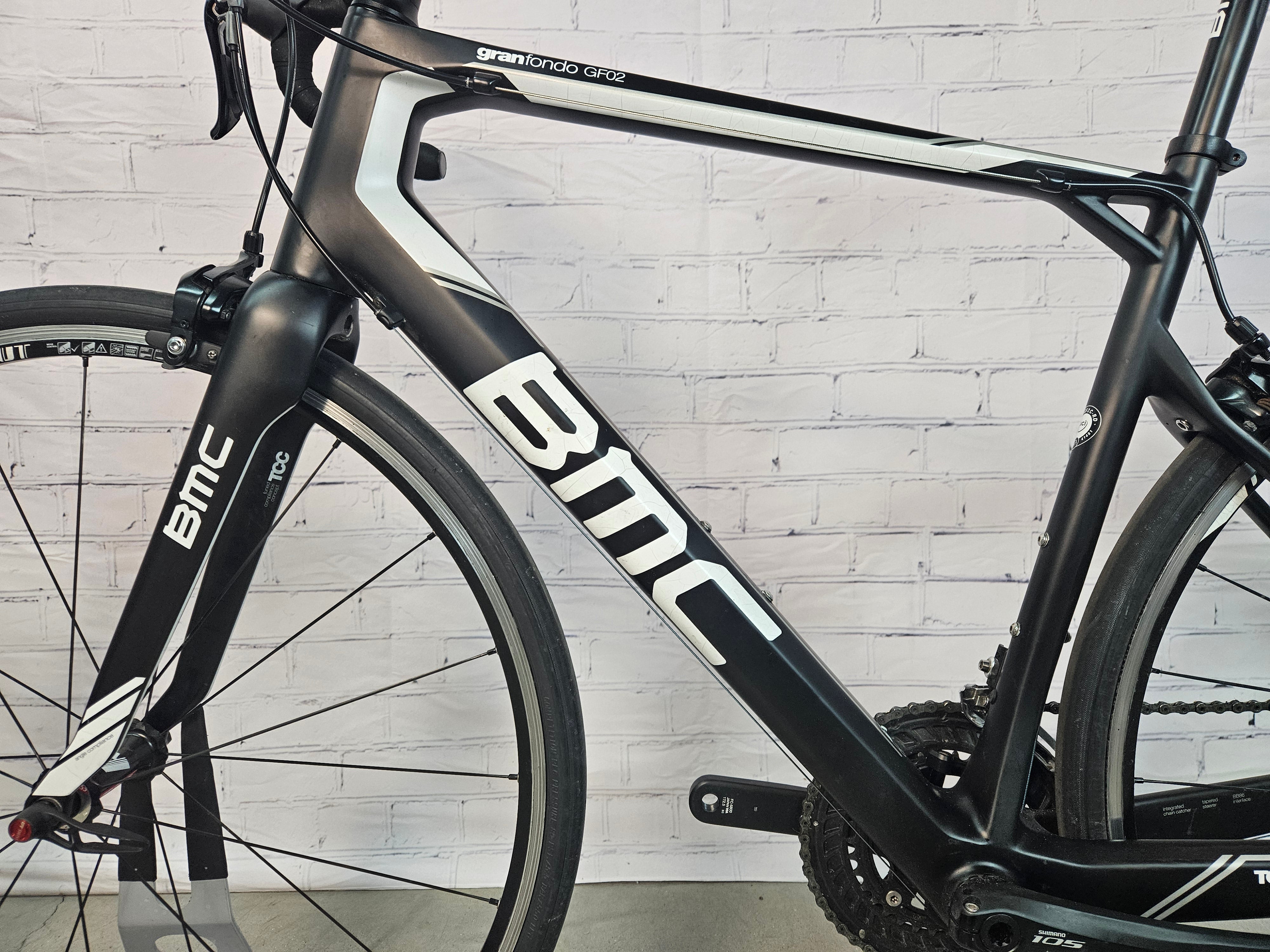 2016 BMC GranFondo GF01 Ultegra | Carbon Endurance Road Bike