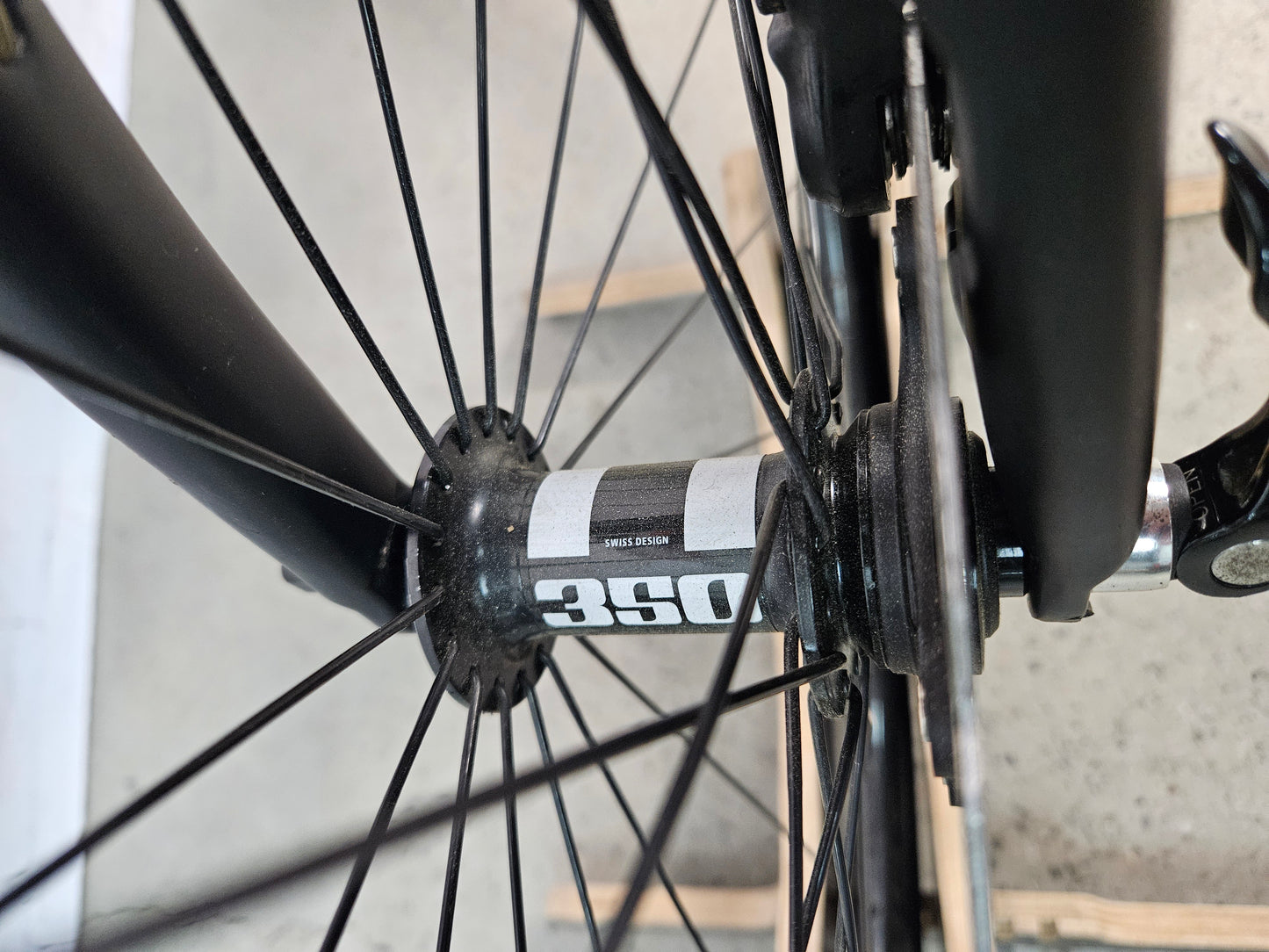 Used 2015 Specialized Roubaix Comp Disc Dura Ace Ultegra - 61cm - Brooklyn Carbon Bike Co.