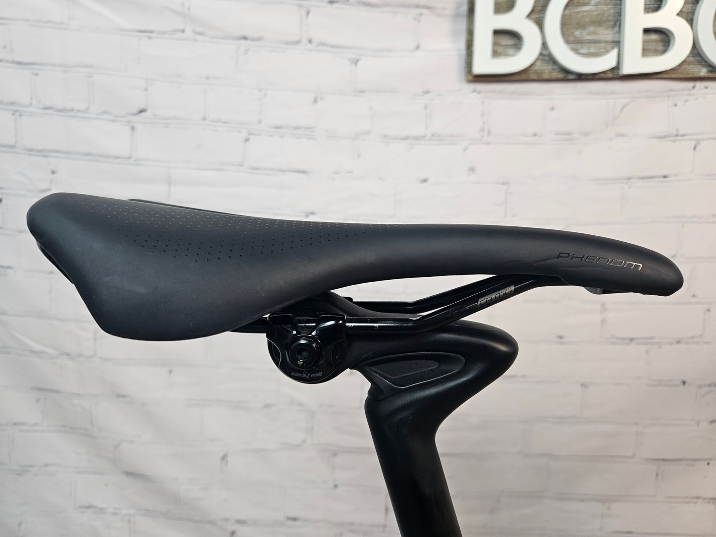 Used 2016 Specialized Roubaix SL4 105 - 56cm - Brooklyn Carbon Bike Co.