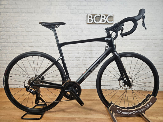 NEW 2024 BMC RoadMachine SIX 105 - 56cm