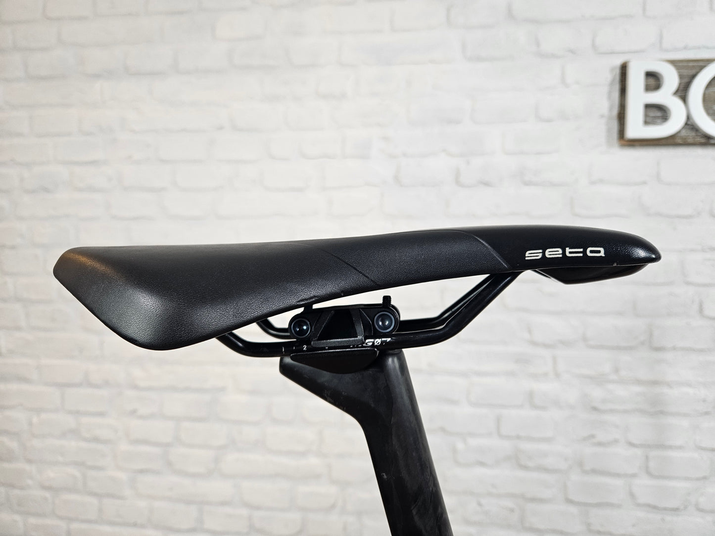 NEW 2024 BMC RoadMachine SIX 105 - 56cm