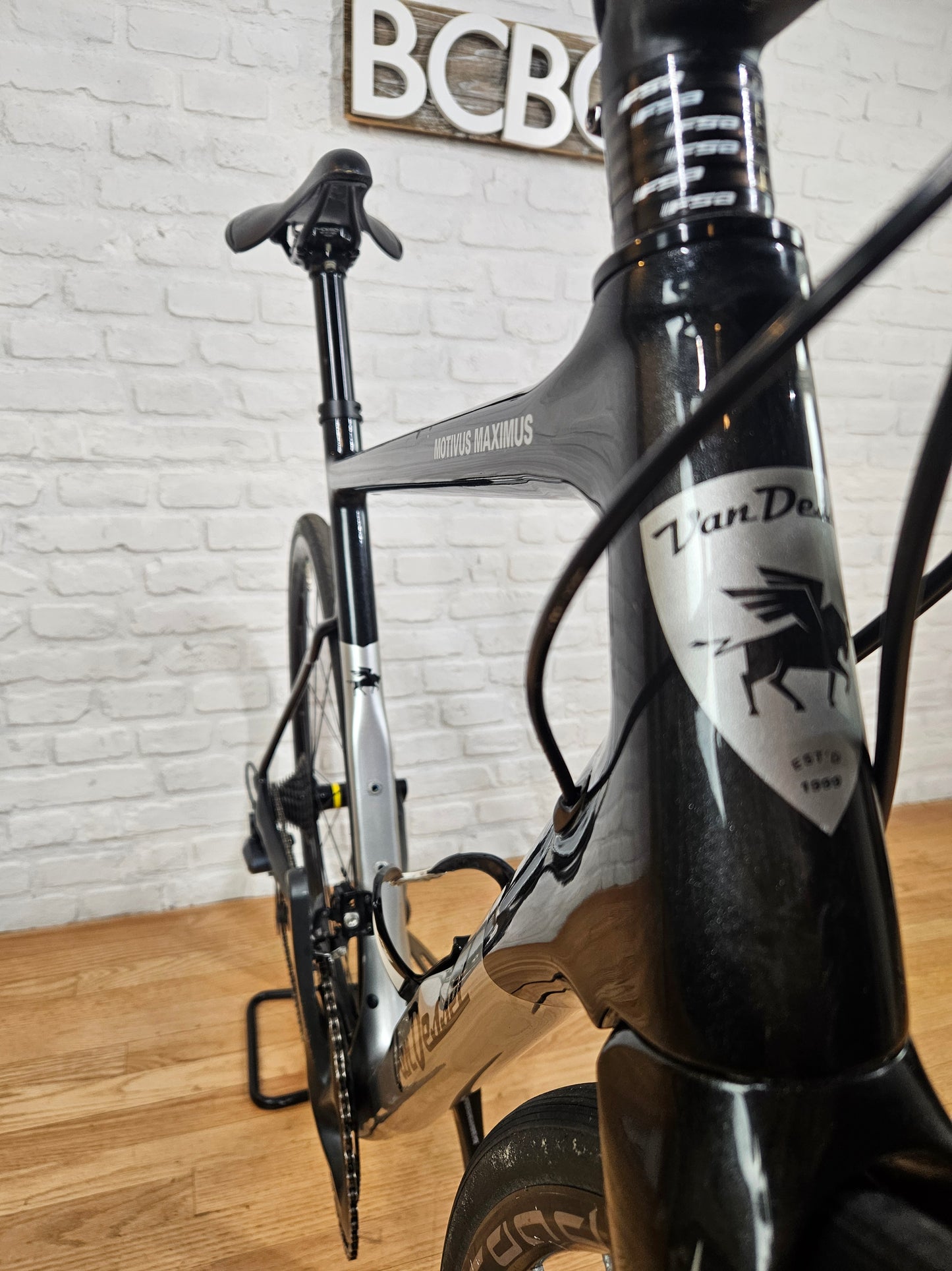 Used 2018 Van Dessel Motivus Maximus Disc Ultegra - 54cm