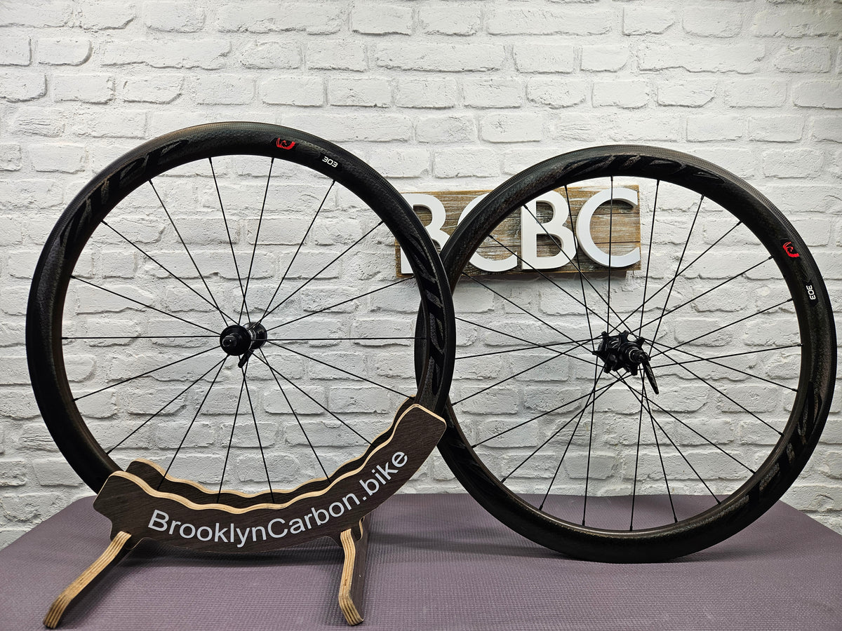 Zipp 303 Firecrest Carbon Fiber Rim Brake Clinchers 11 Speed Shimano 700c