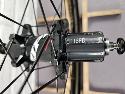 Zipp 303 Firecrest Carbon Fiber Rim Brake Clinchers 11 Speed Shimano 700c