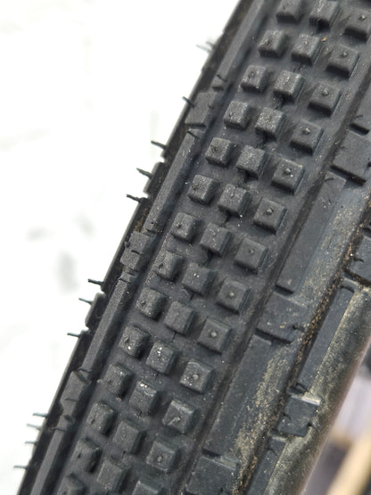 Reserve 32 Disc Carbon Fiber Clinchers GravelKing Tubeless 11 Speed Shimano 700c