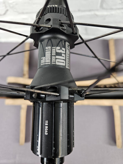 Reserve 32 Disc Carbon Fiber Clinchers GravelKing Tubeless 11 Speed Shimano 700c