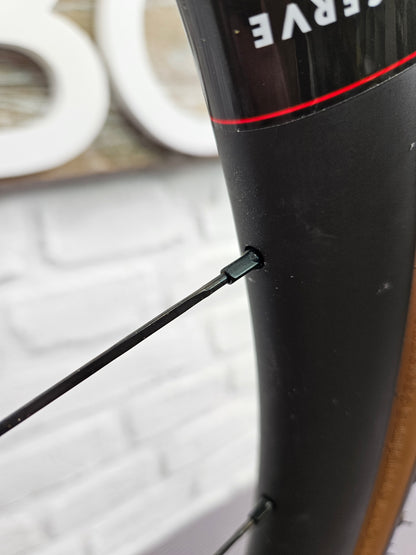 Reserve 32 Disc Carbon Fiber Clinchers GravelKing Tubeless 11 Speed Shimano 700c