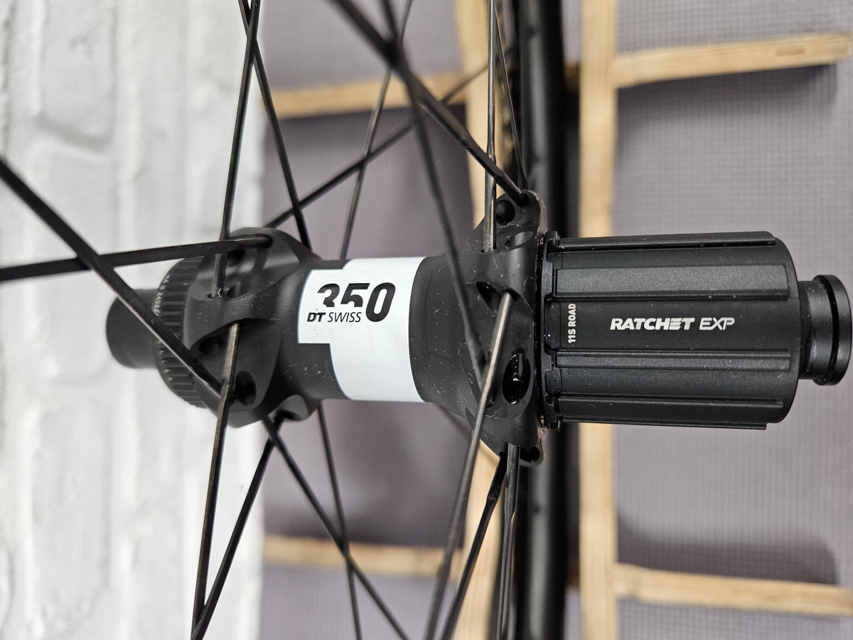 Reserve 42|49 Turbulent Aero Disc Carbon Fiber Clinchers 11 Speed Shimano 700c